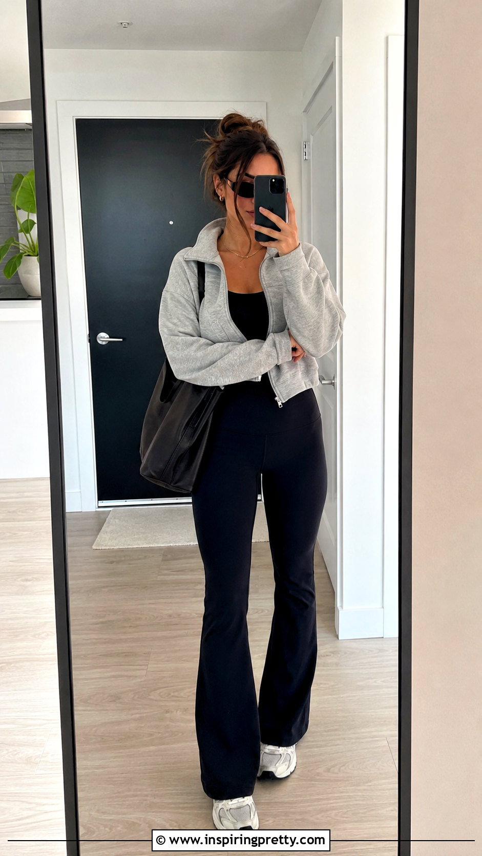 American Eagle Black Tank Top With Flare Leggings - 20 american eagle black tank top outfit ideas