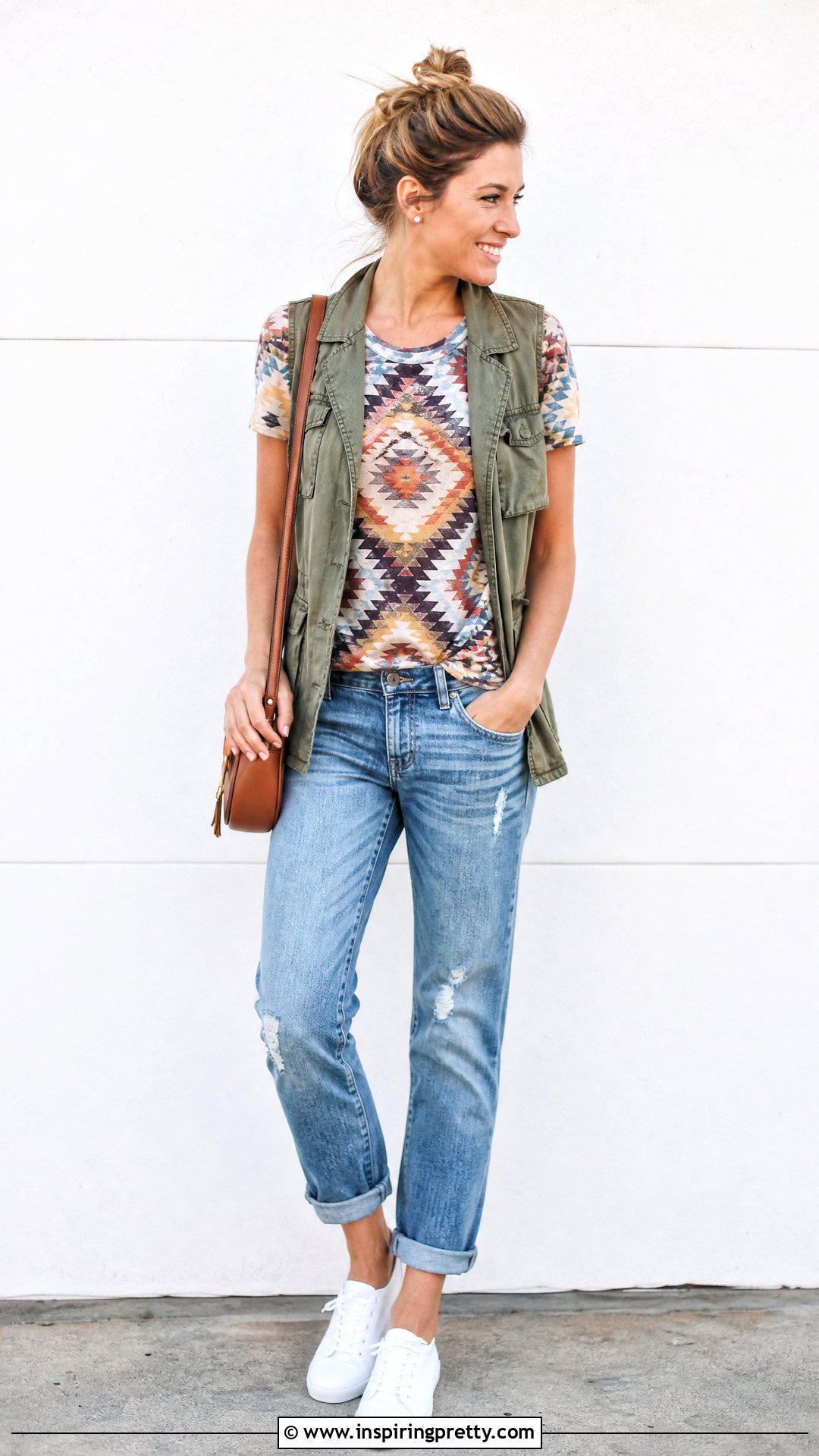 Aztec Top With A Utility Vest And Boyfriend Jeans - 25 Aztec Top Outfit ideas