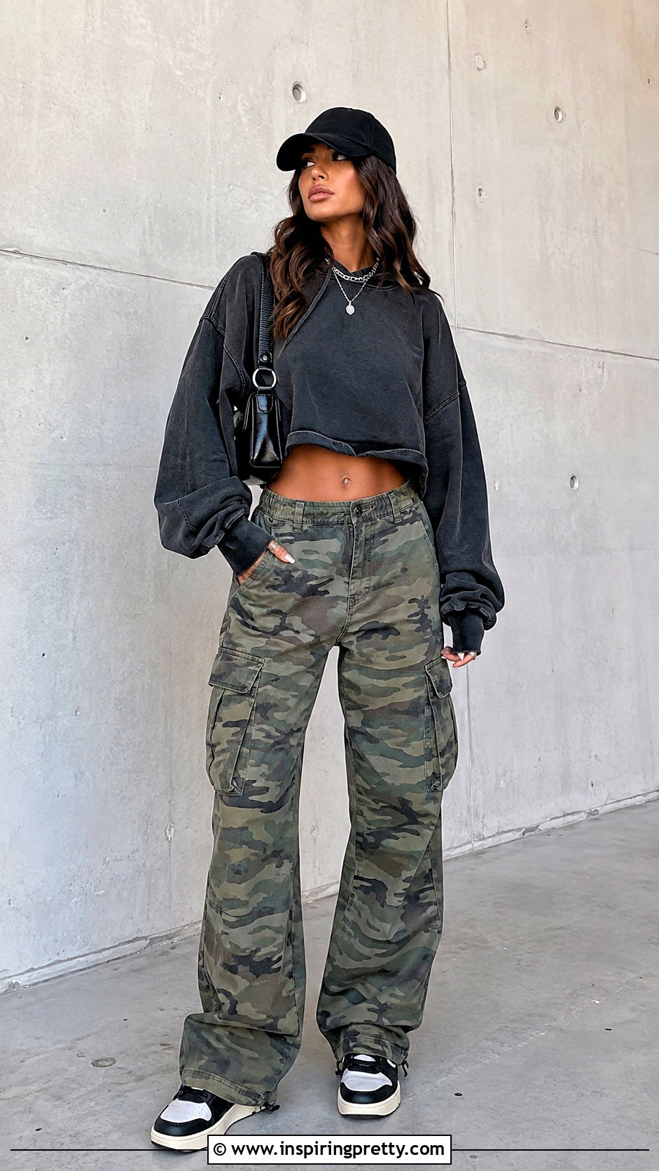 Baggy Crop Top Hoodie With Camo Pants - 25 Baggy Crop Top Hoodie outfit ideas