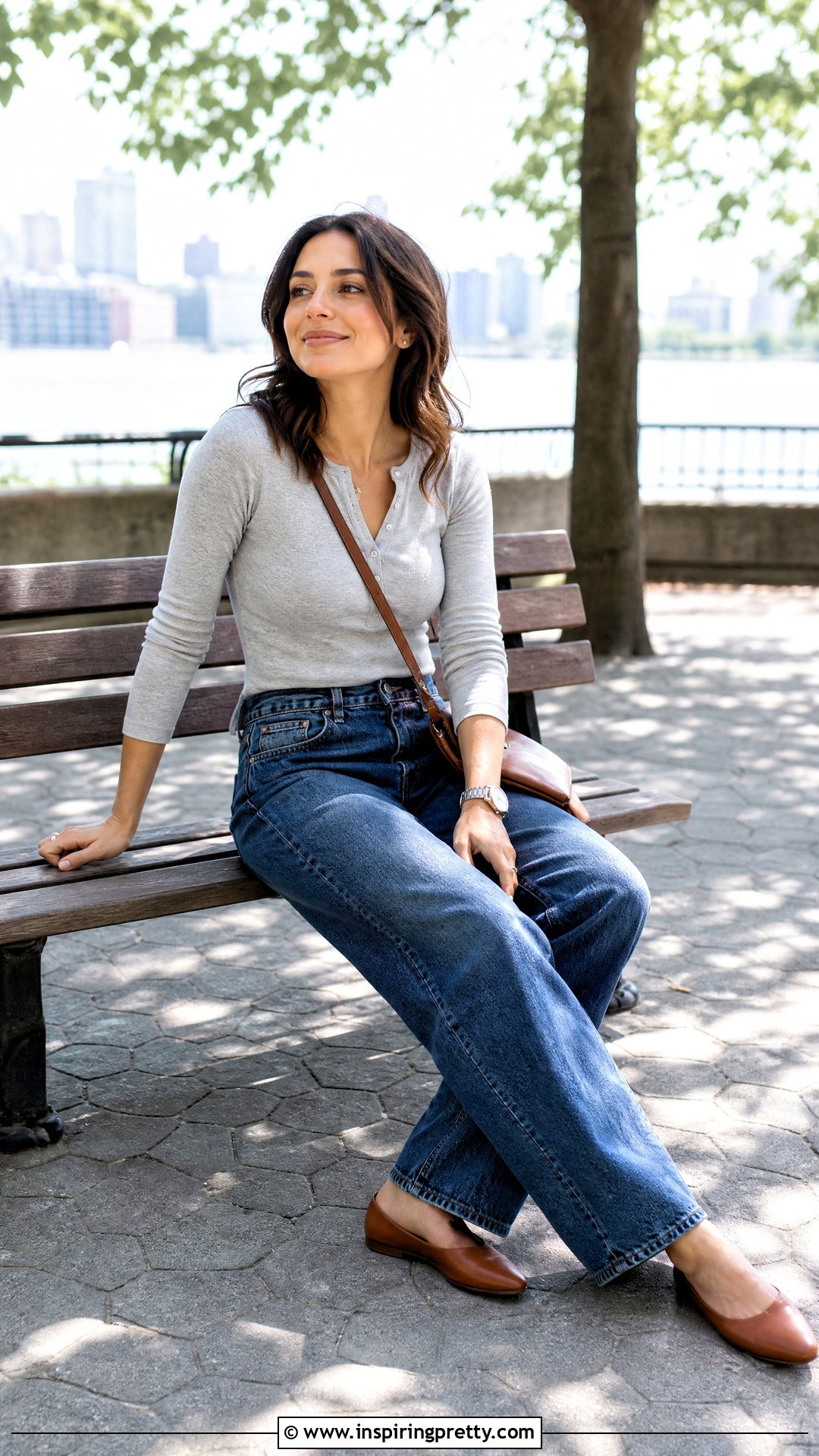 Bench Sitting Pose With Henley Top And Barrel Jeans - 50 Photo Poses In Jeans Tops
