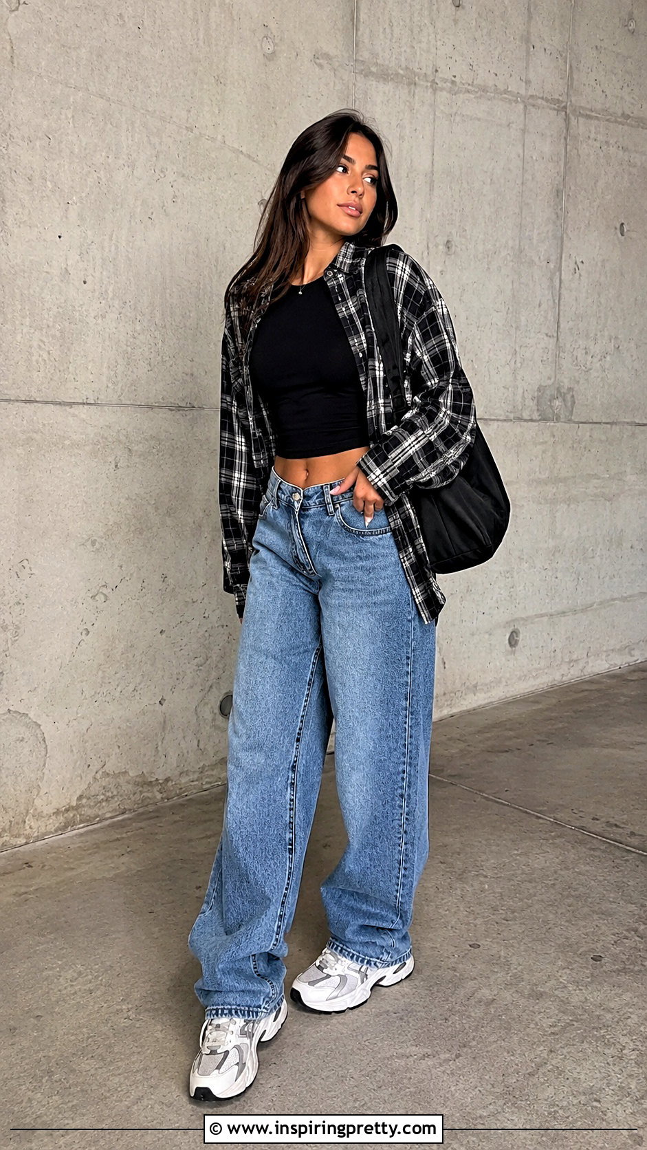 Black Crop Top Oversized Flannel and Baggy Jeans - 25 crop top flannel outfits jeans