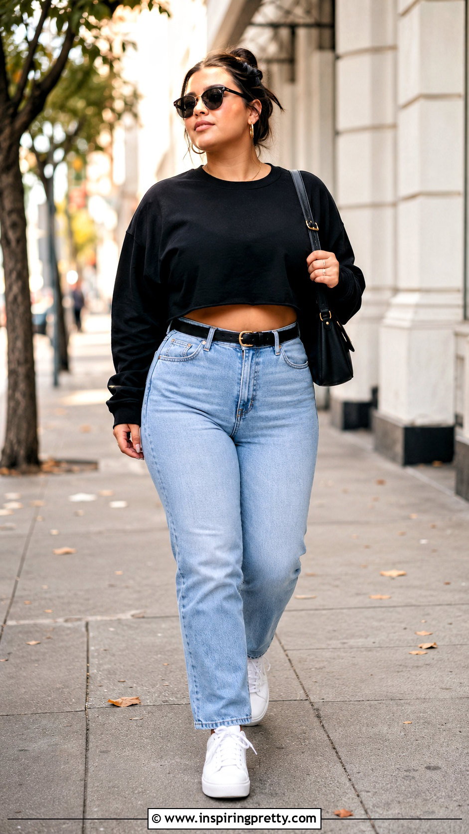 Black Crop Top Sweatshirt With Blue Jeans - 20 Black Crop Top Sweatshirt outfits