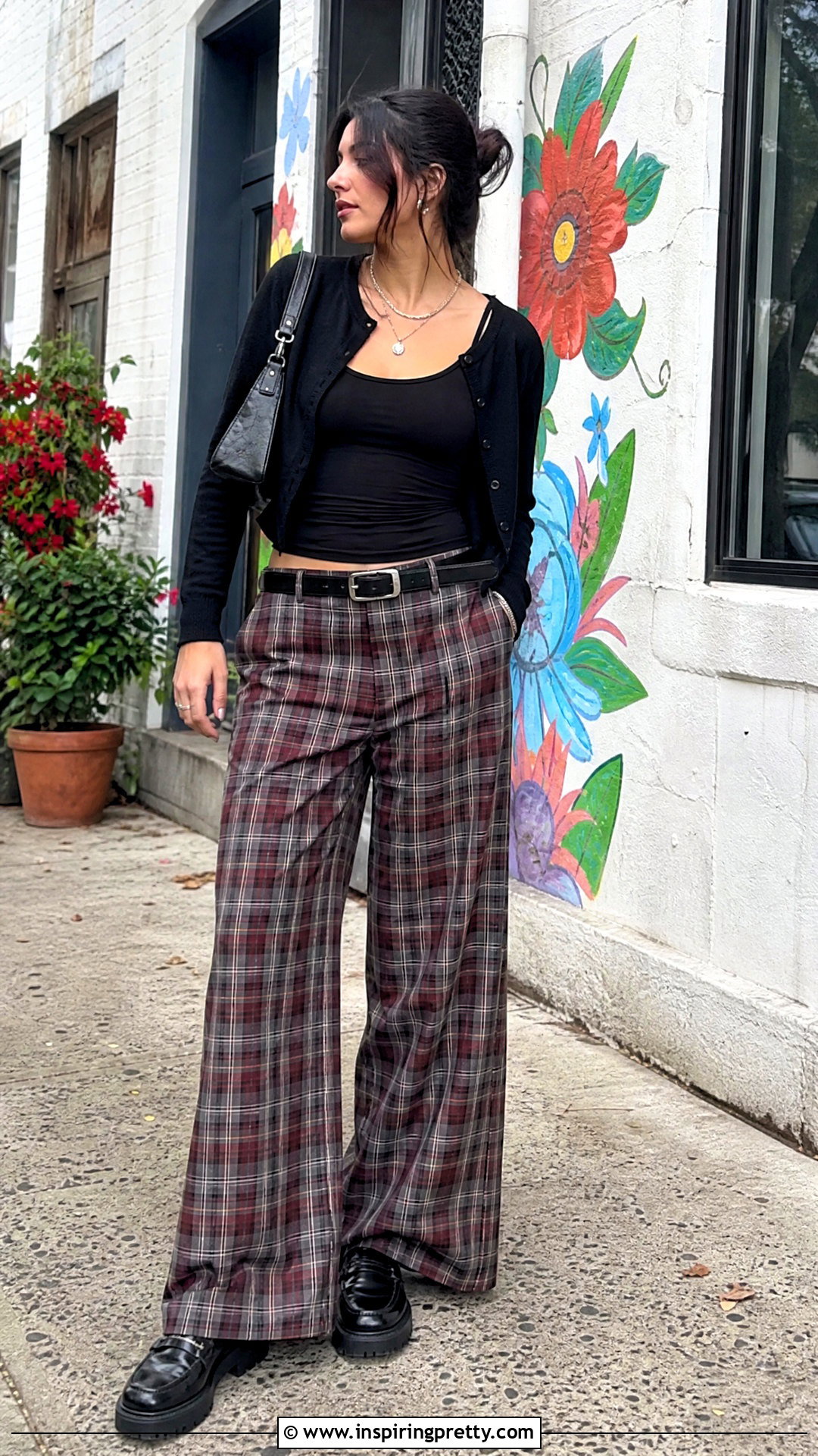 Black Tank Top And Plaid Pants Outfit - 25 aesthetic outfits tank tops