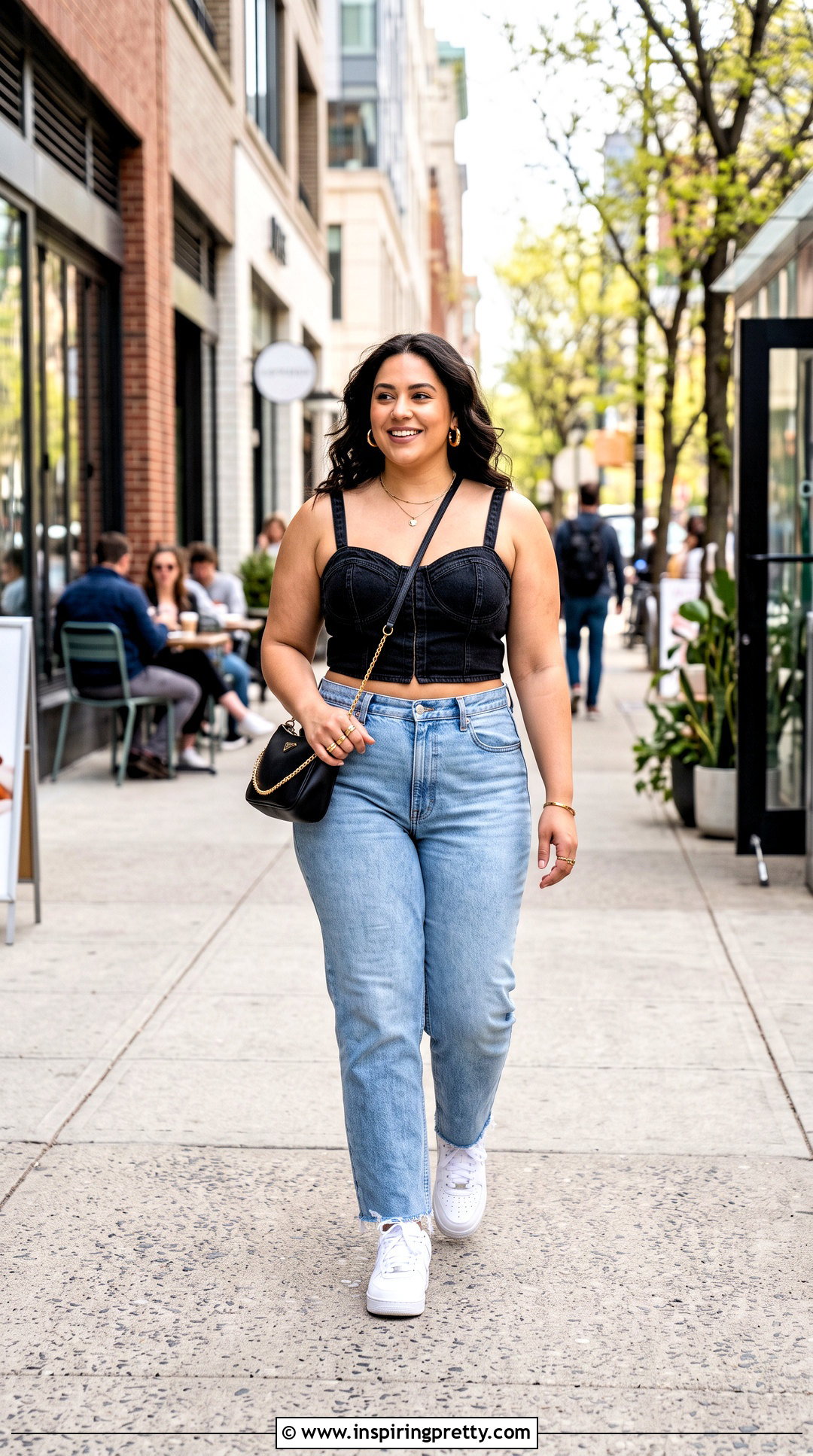 Bustier Crop Top With High Waisted Jeans - 20 bustier crop top outfits