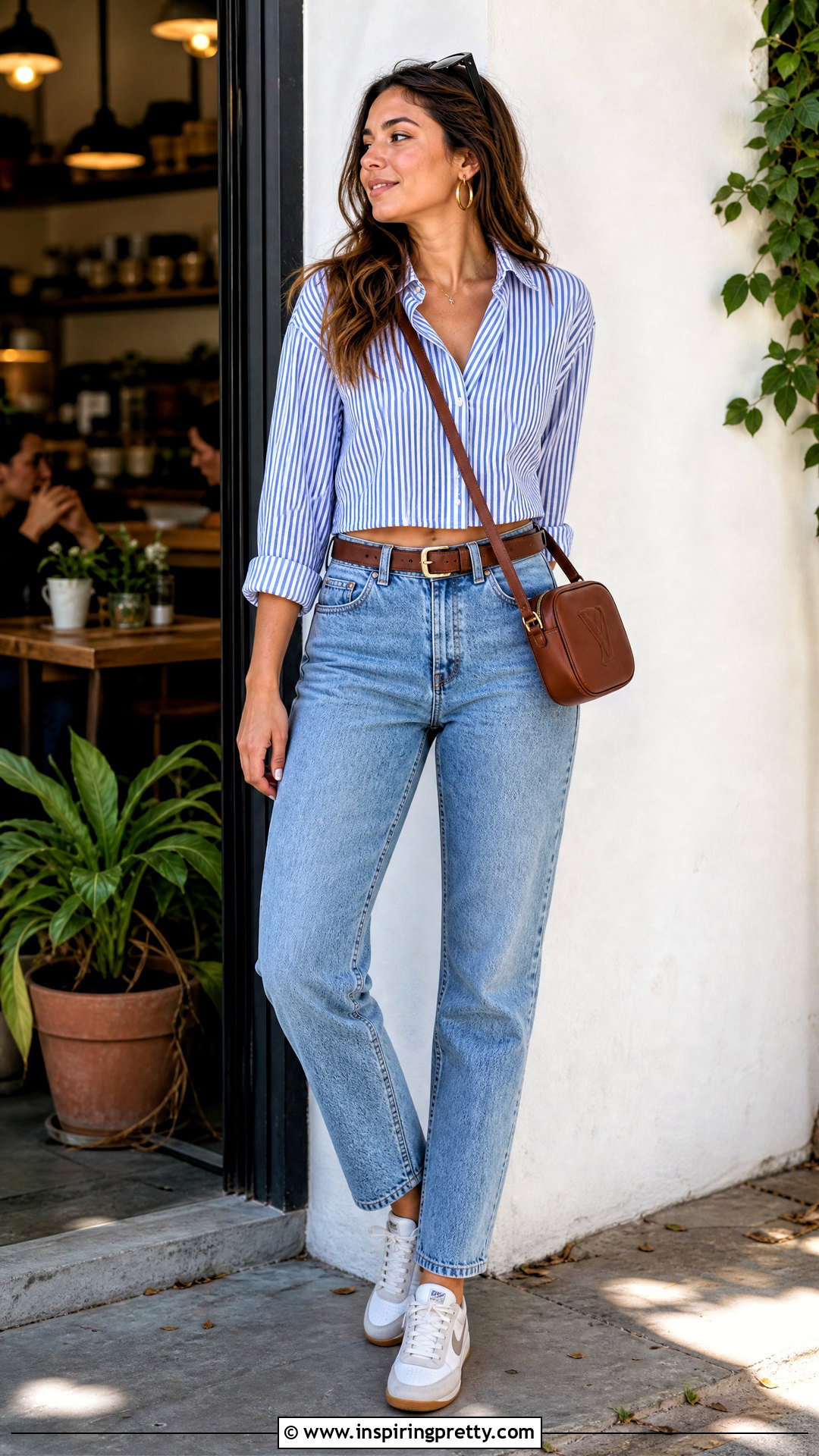 Camisa Crop Top With Mom Jeans - 50 camisa crop top outfit ideas