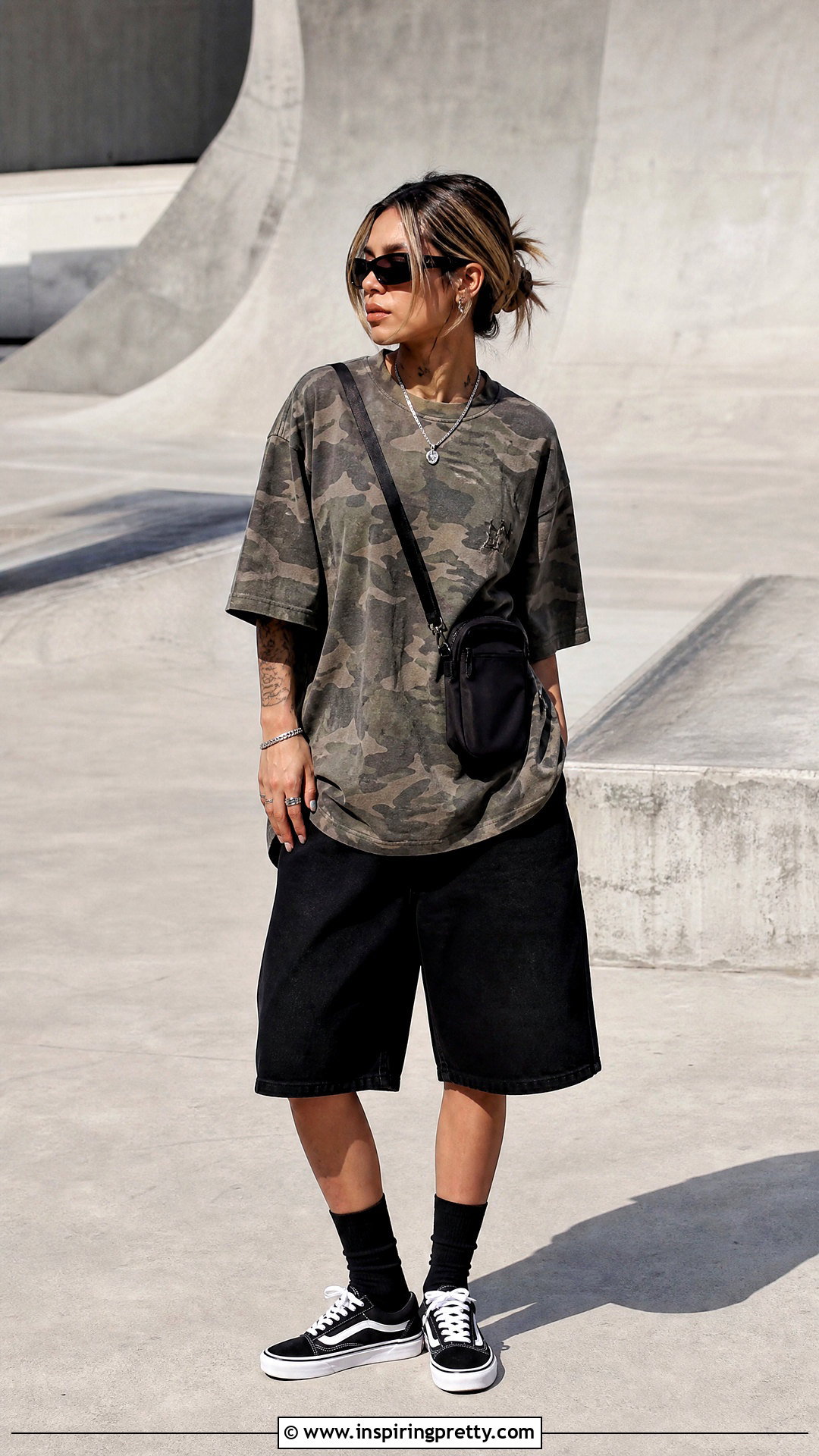 Camo Tee And Black Jorts Streetwear Outfit - 50 streetwear tops outfit ideas