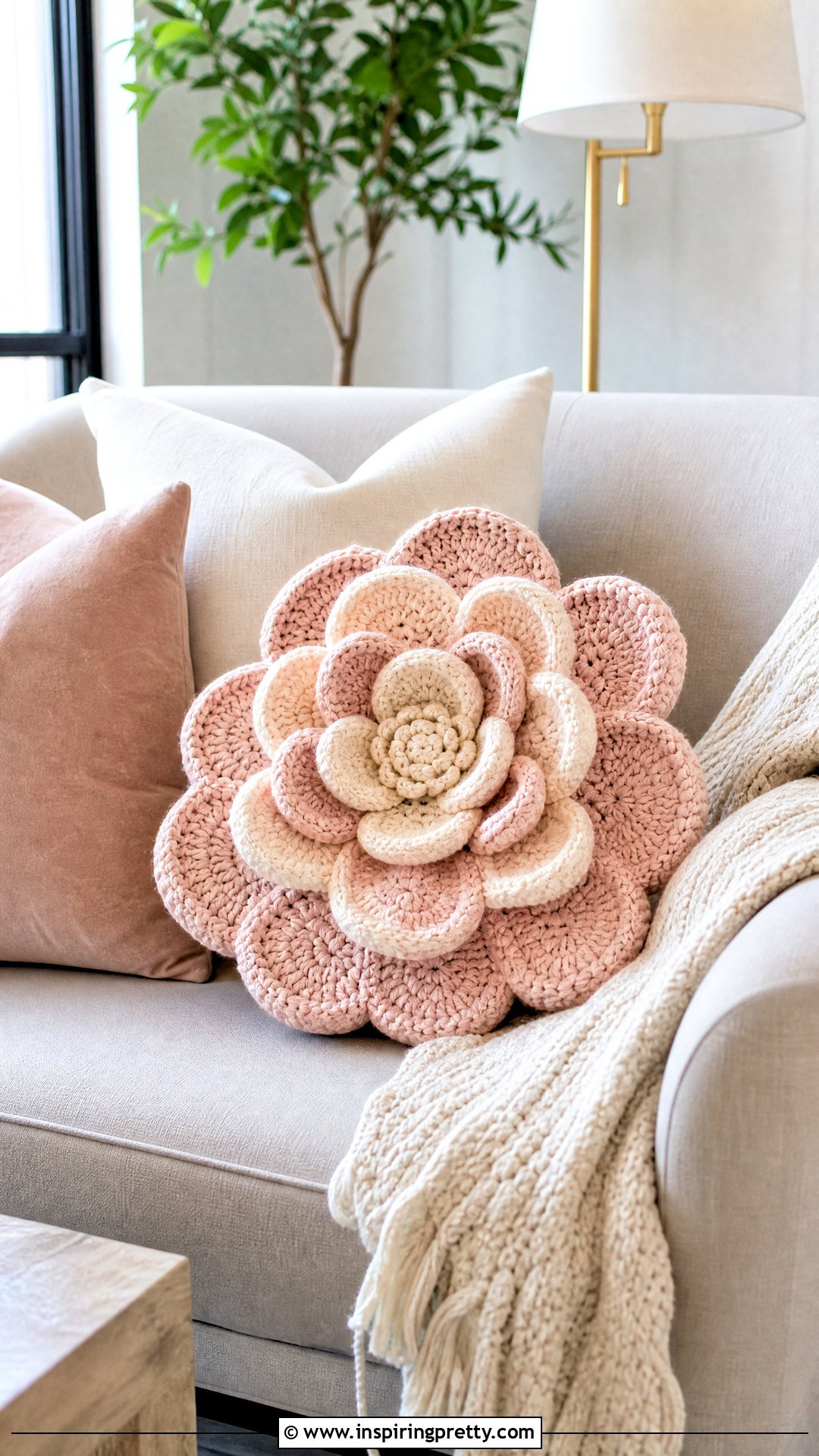 Crochet Flower Pillow - 50 top crochet patrón ideas