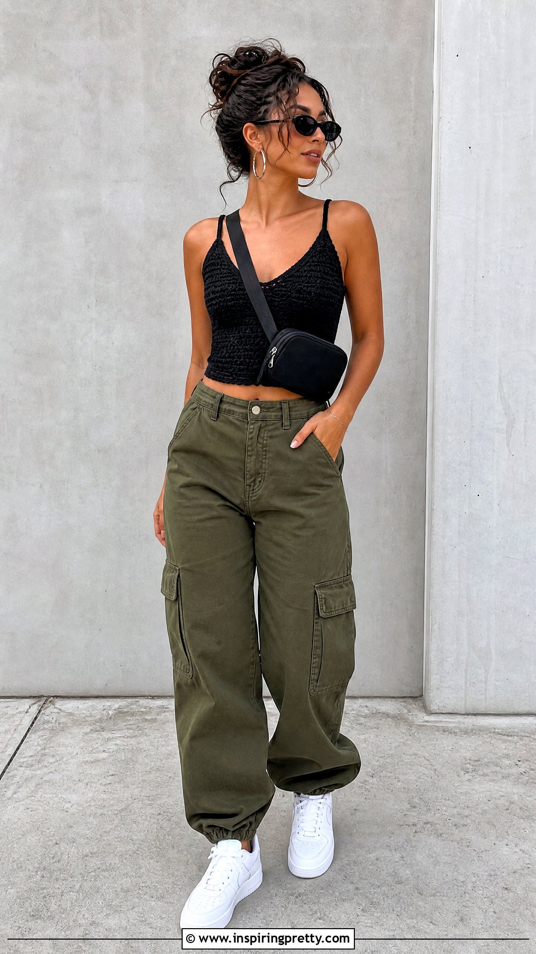 Crochet Top With Cargo Pants - 50 top de crochê outfit ideas