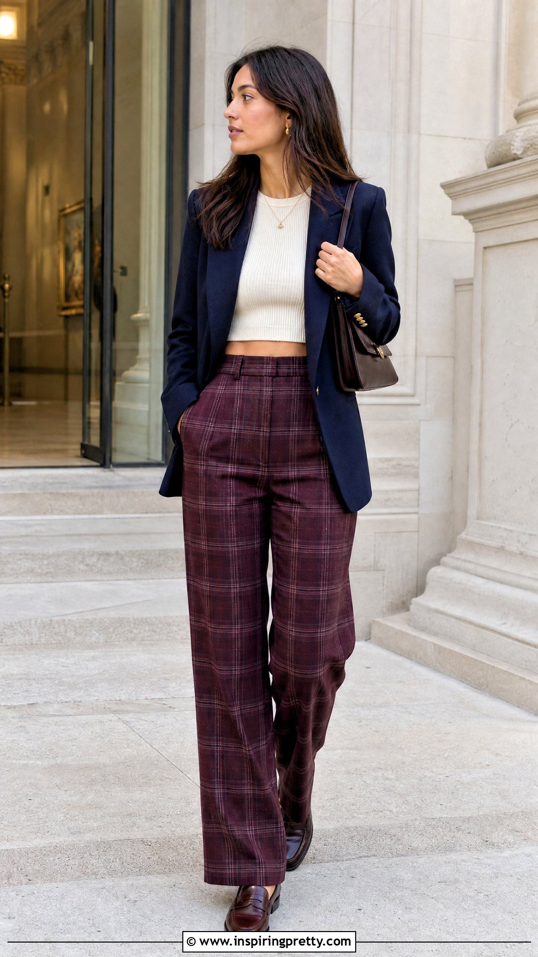 Crop Top With Plaid Trousers - 50 outfits con crop tops
