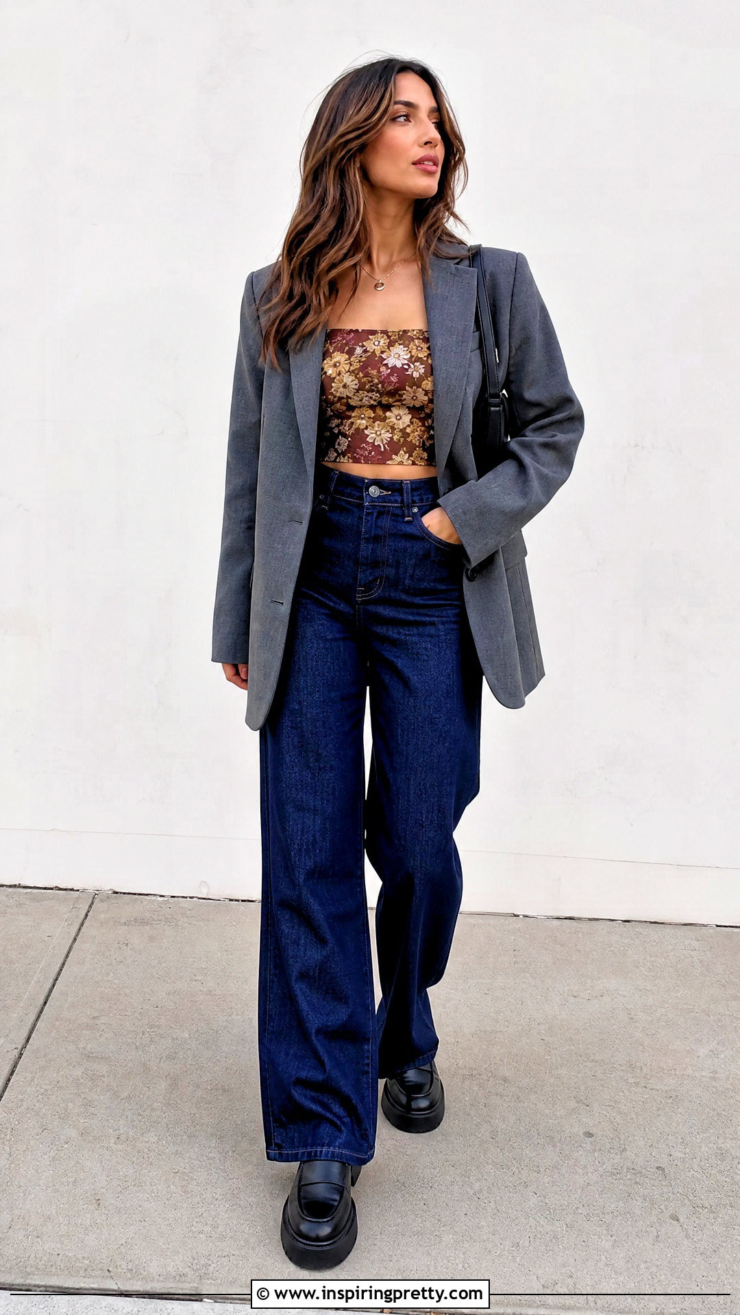 Cropped Autumn Floral Top With High Rise Jeans - 20 Autumn Flower Tops outfit ideas
