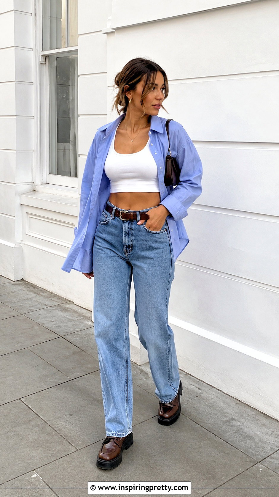 Cropped Scoop Neck Top With High Waisted Jeans - 50 scoop neck top outfit ideas