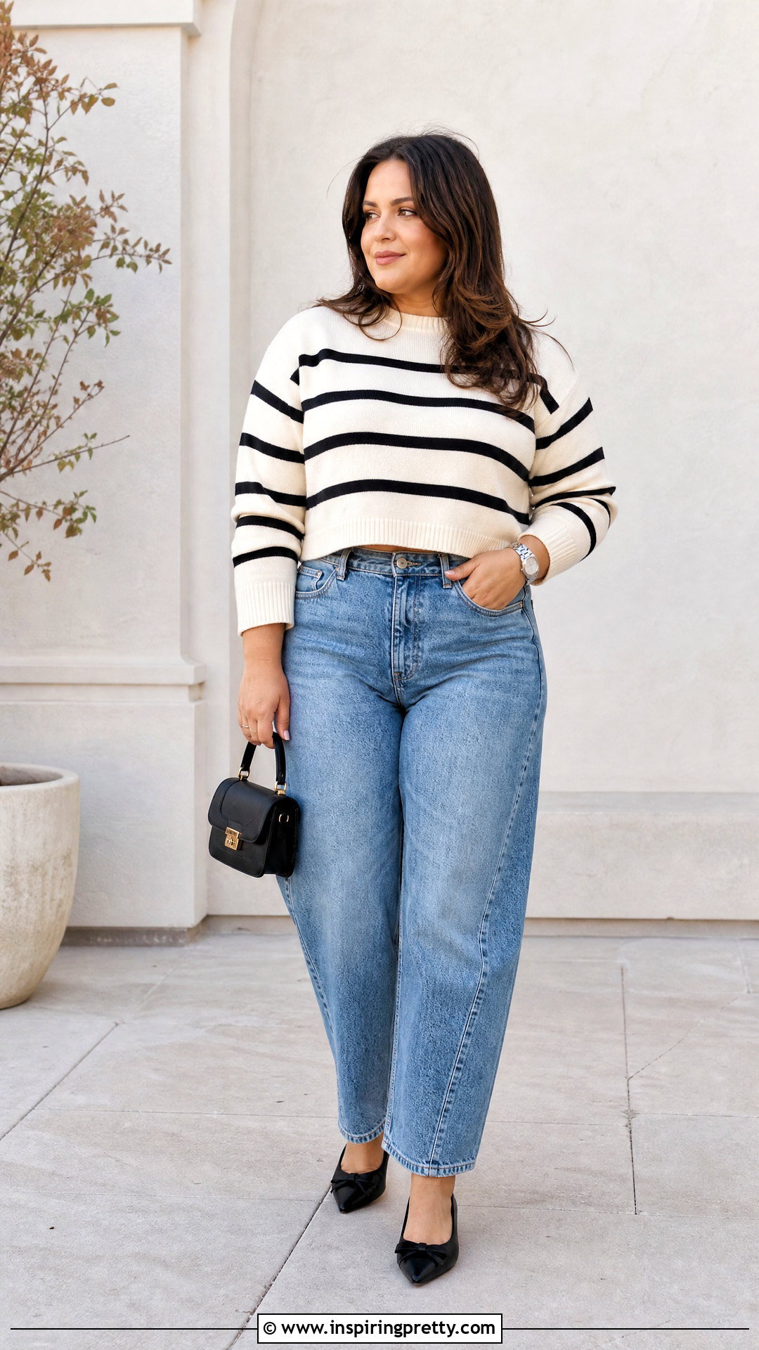 Cropped Striped Sweater And Barrel Jeans - 20 Striped Top And Jeans Styles