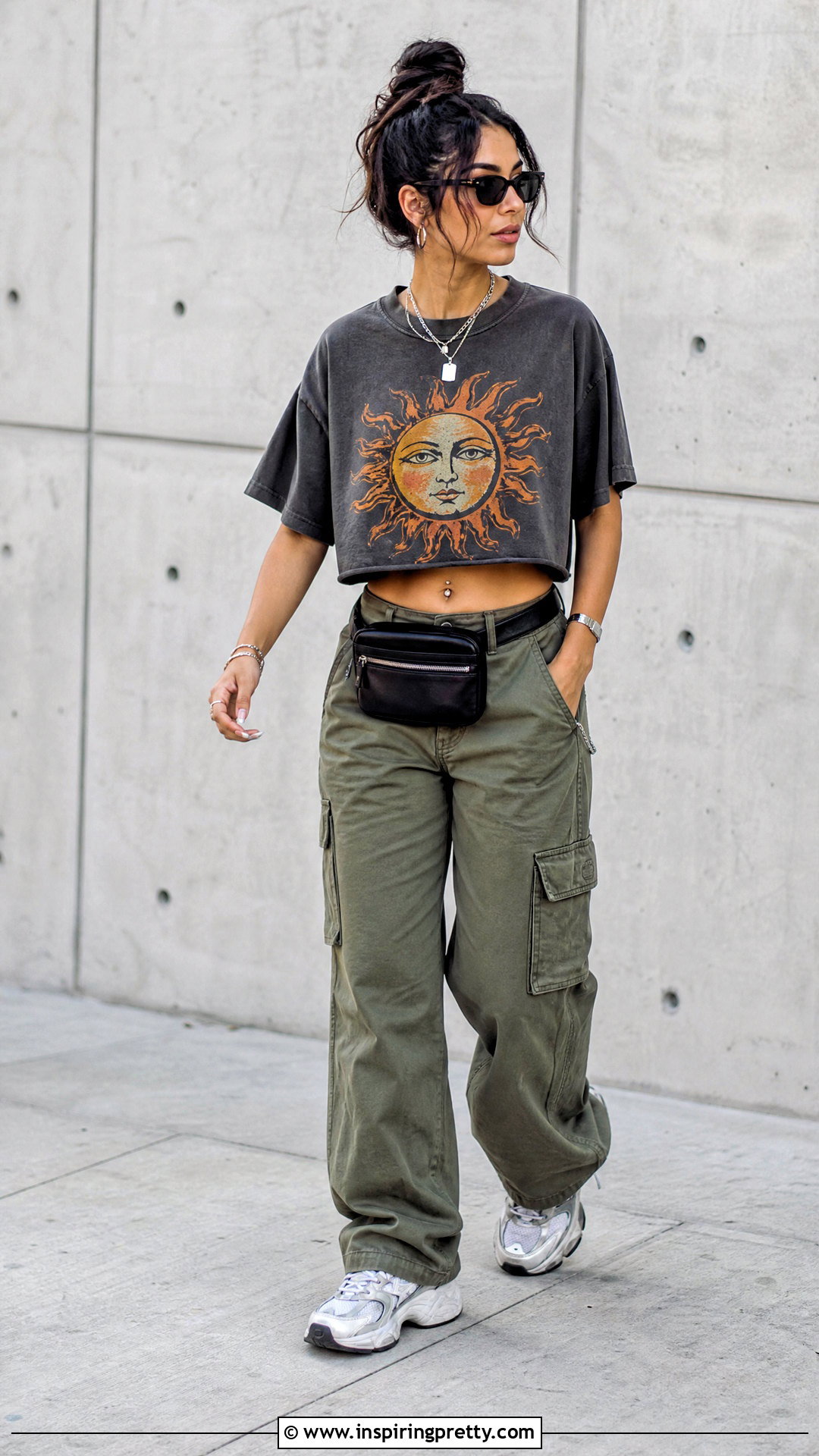 DIY Graphic Crop Top With Cargo Pants - 50 diy crop top outfit ideas