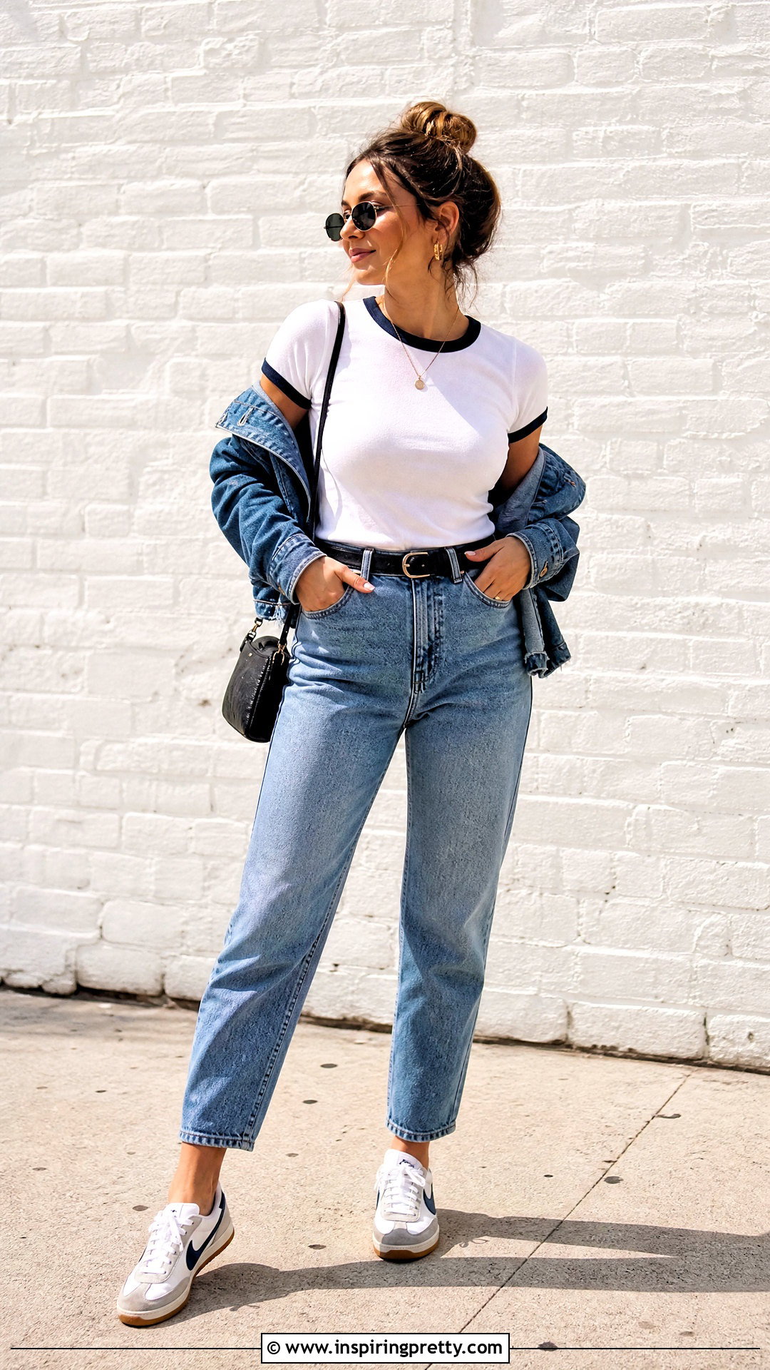 Fitted Ringer Tee With Mom Jeans - 50 fitted tops outfit ideas