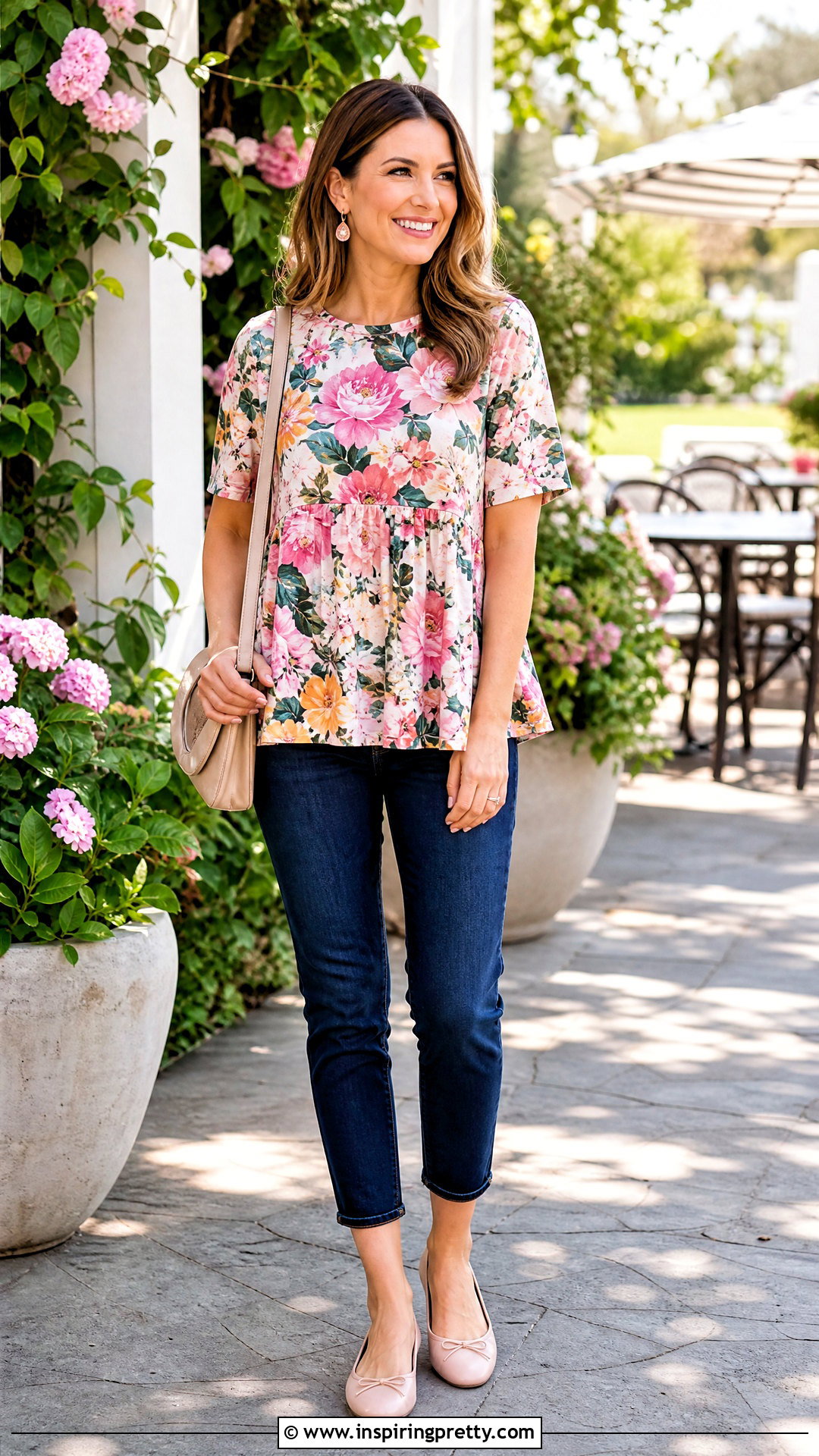 Floral A Line Top With Cropped Jeans - 50 a line top outfit ideas