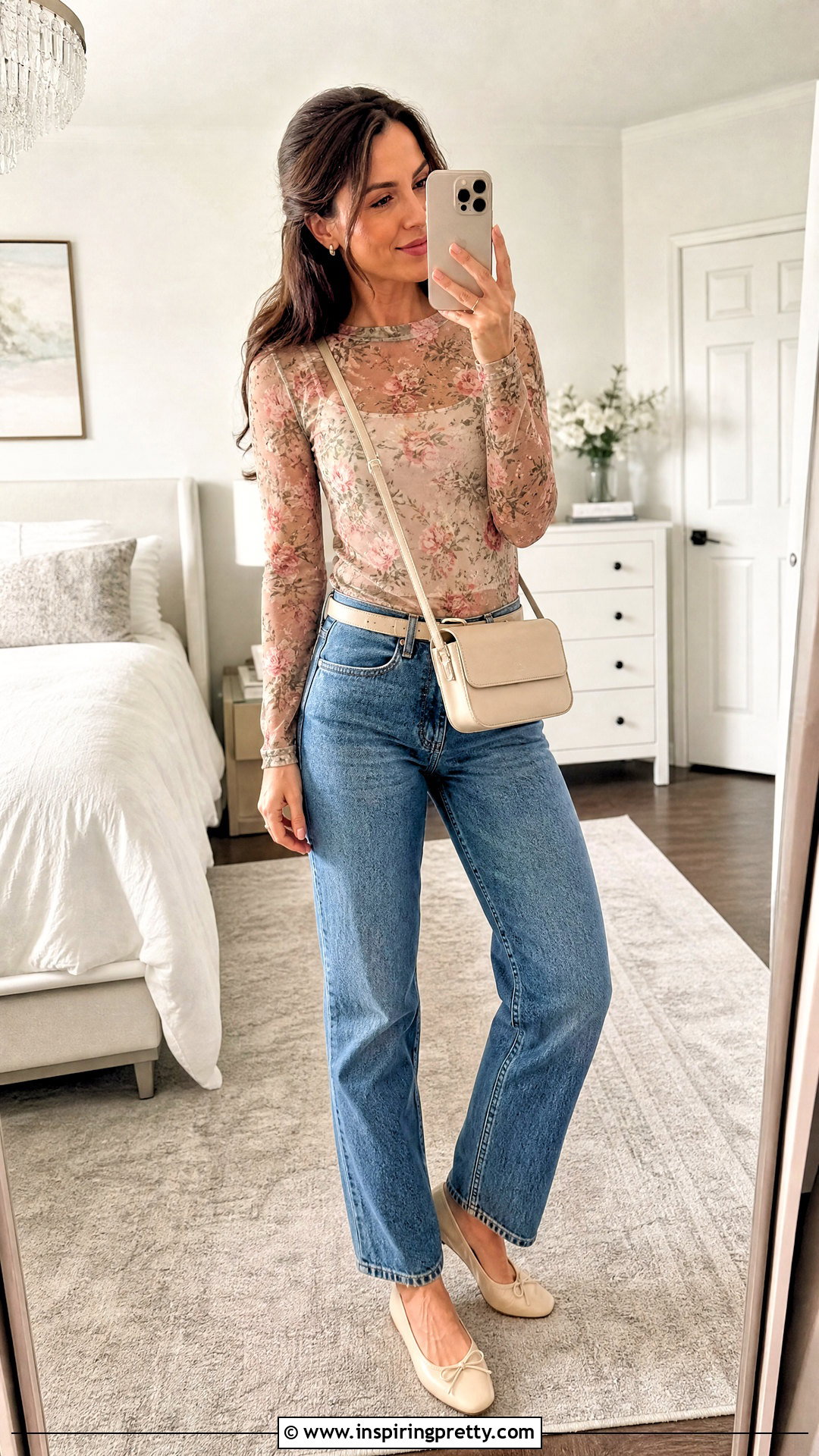 Floral Sheer Top With Straight Leg Jeans Selfie - 25 Sheer Top Selfie ideas