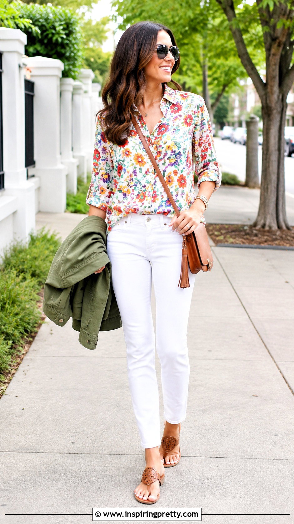 Floral Top With White Jeans - 50 fun tops outfit ideas