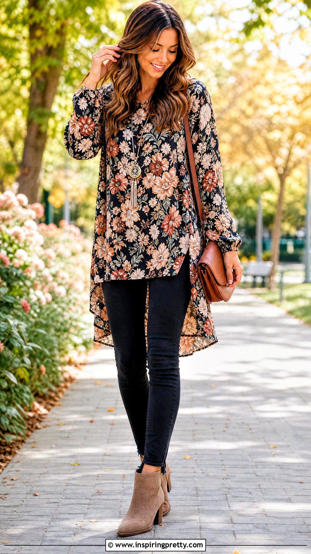 Floral Tunic Top With Black Slim Jeans - 20 Floral Top With Black Jeans Outfit ideas