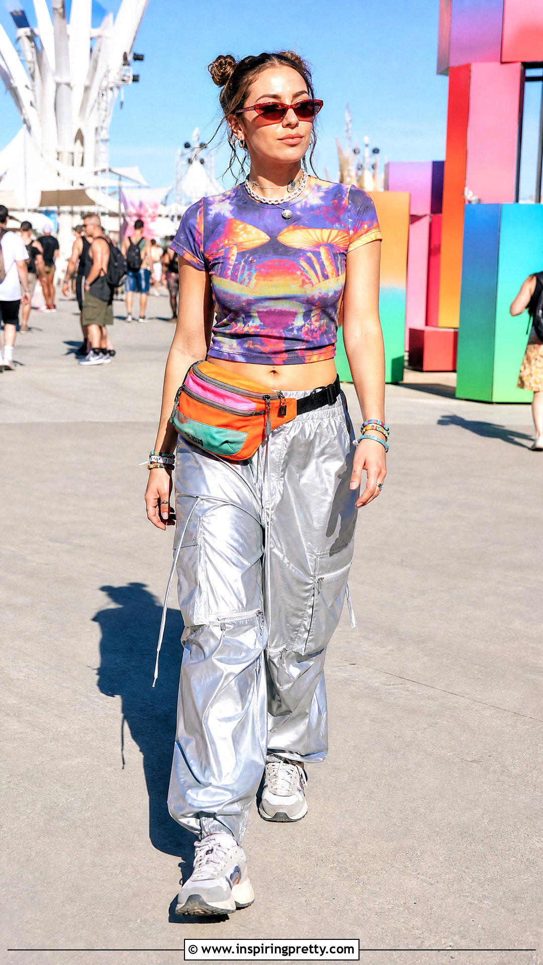 Graphic Baby Tee EDC Outfit - 25 edc tops outfit ideas