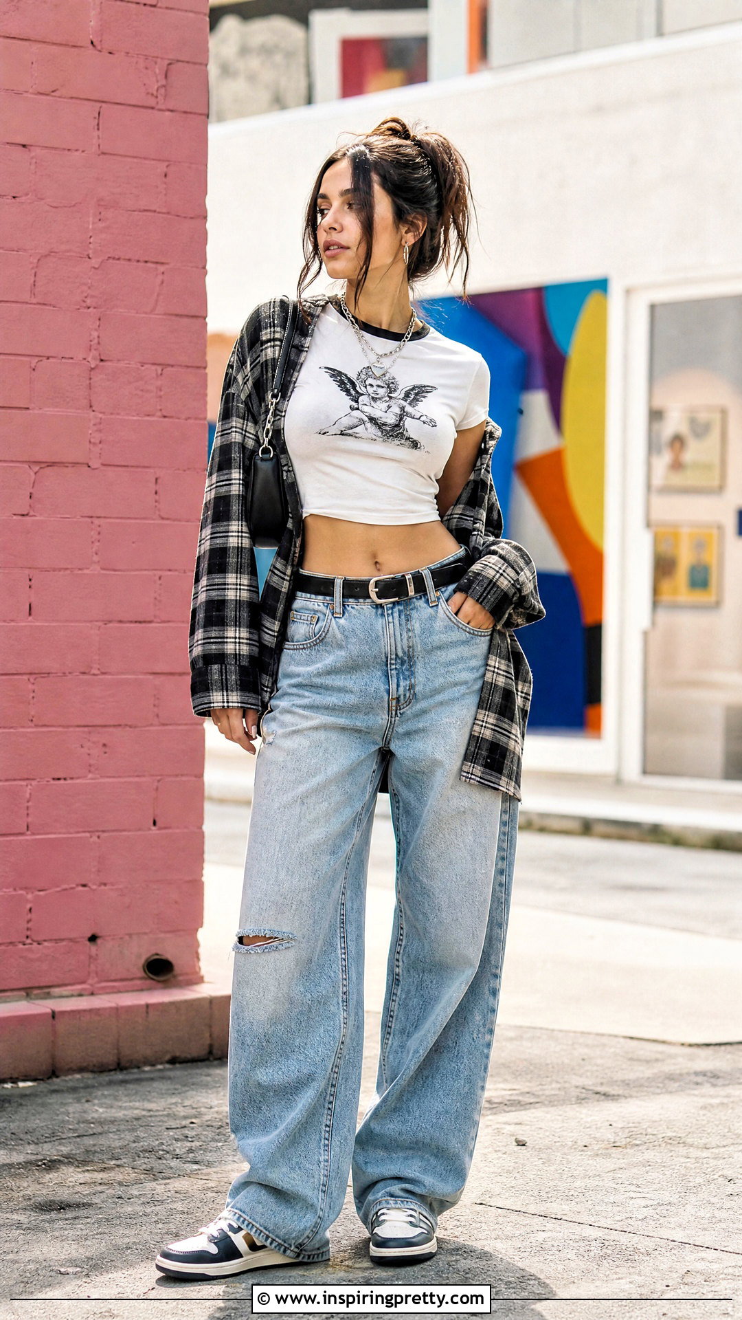 Graphic ROMWE Crop Top With Baggy Jeans - 20 romwe crop tops outfit ideas