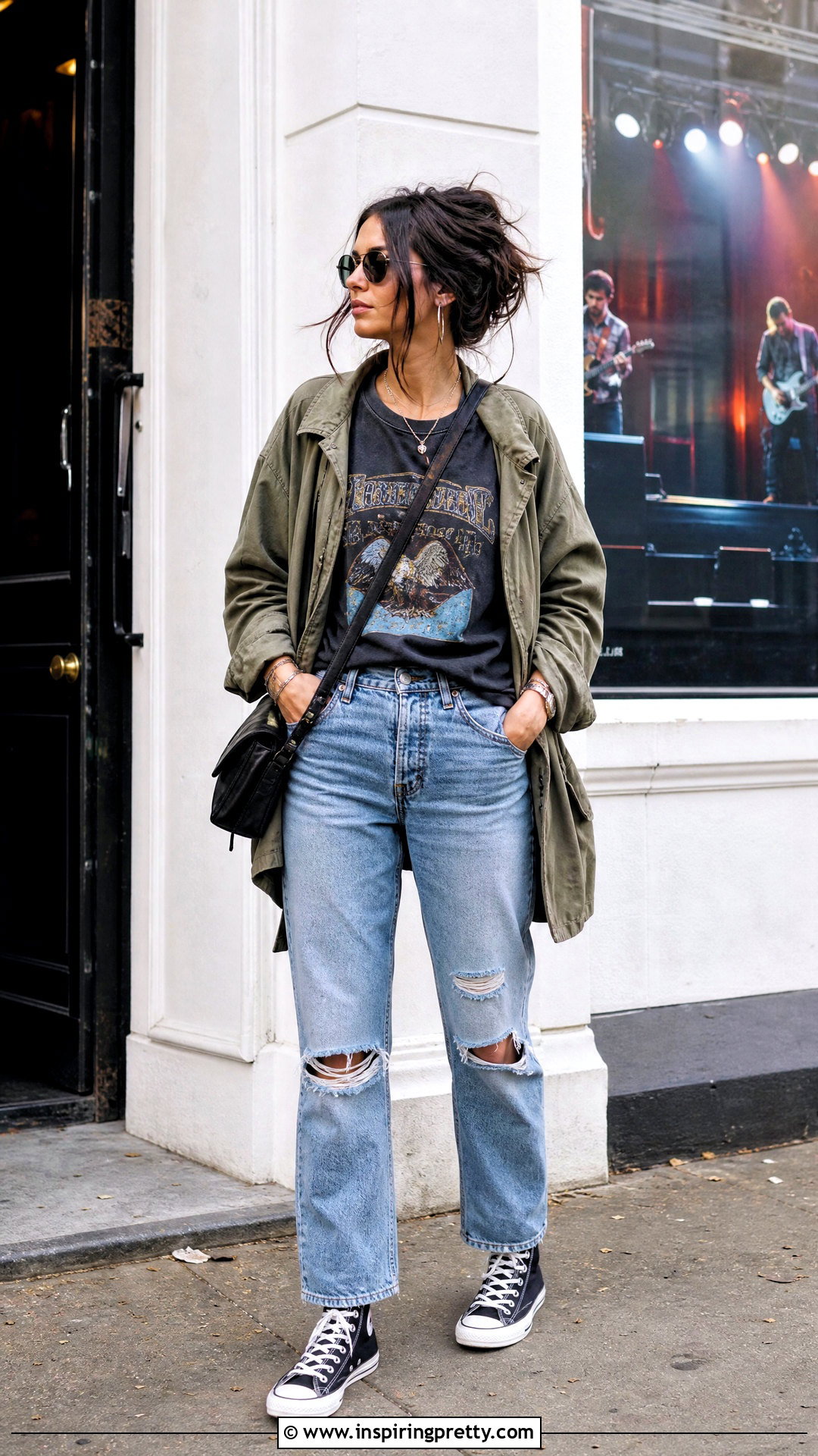 Graphic T Shirt And Ripped Jeans Outfit - 50 aesthetic jeans top outfit ideas