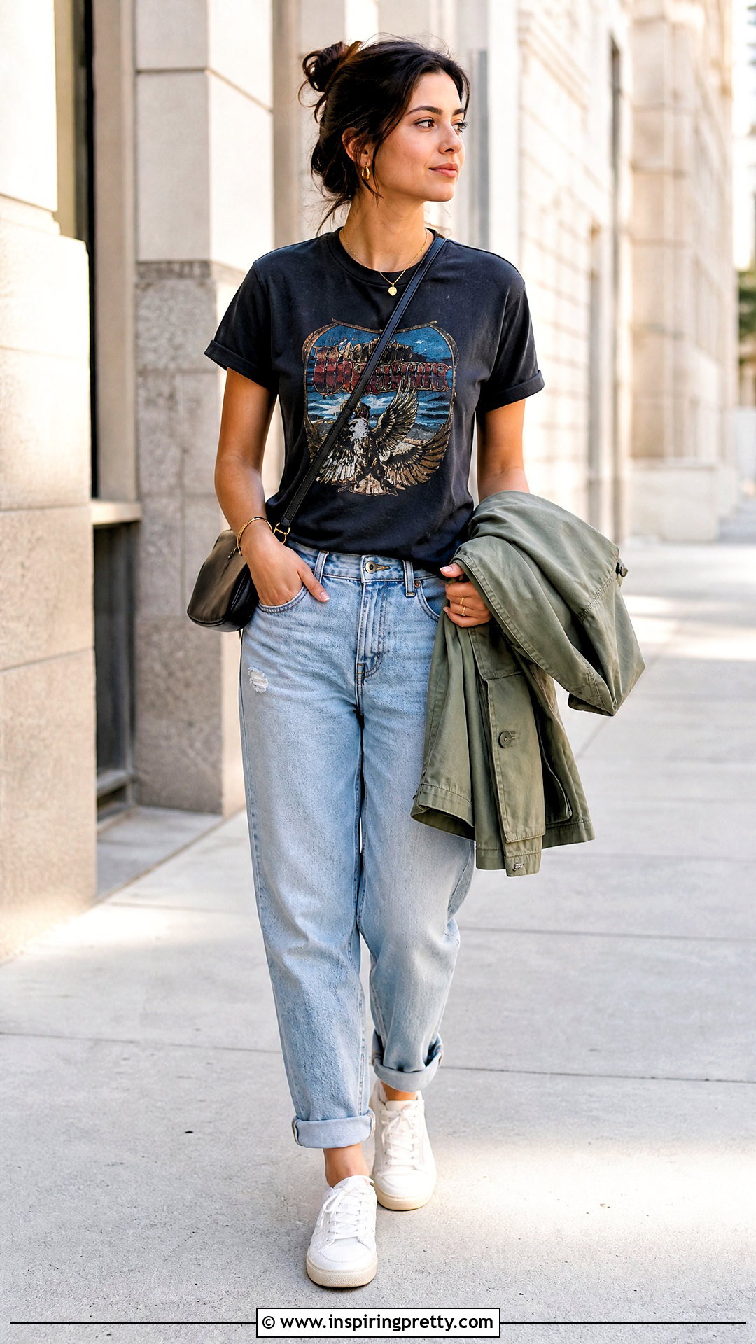 Graphic T Shirt With Boyfriend Jeans - 50 tops designs for jeans