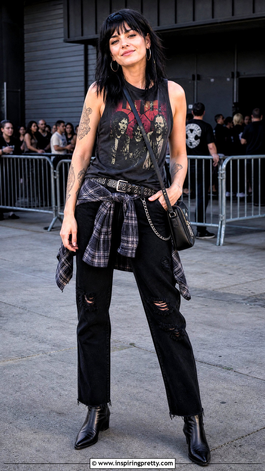 Green Day Tank Top With Distressed Denim And Boots - 25 green day tank top outfit ideas