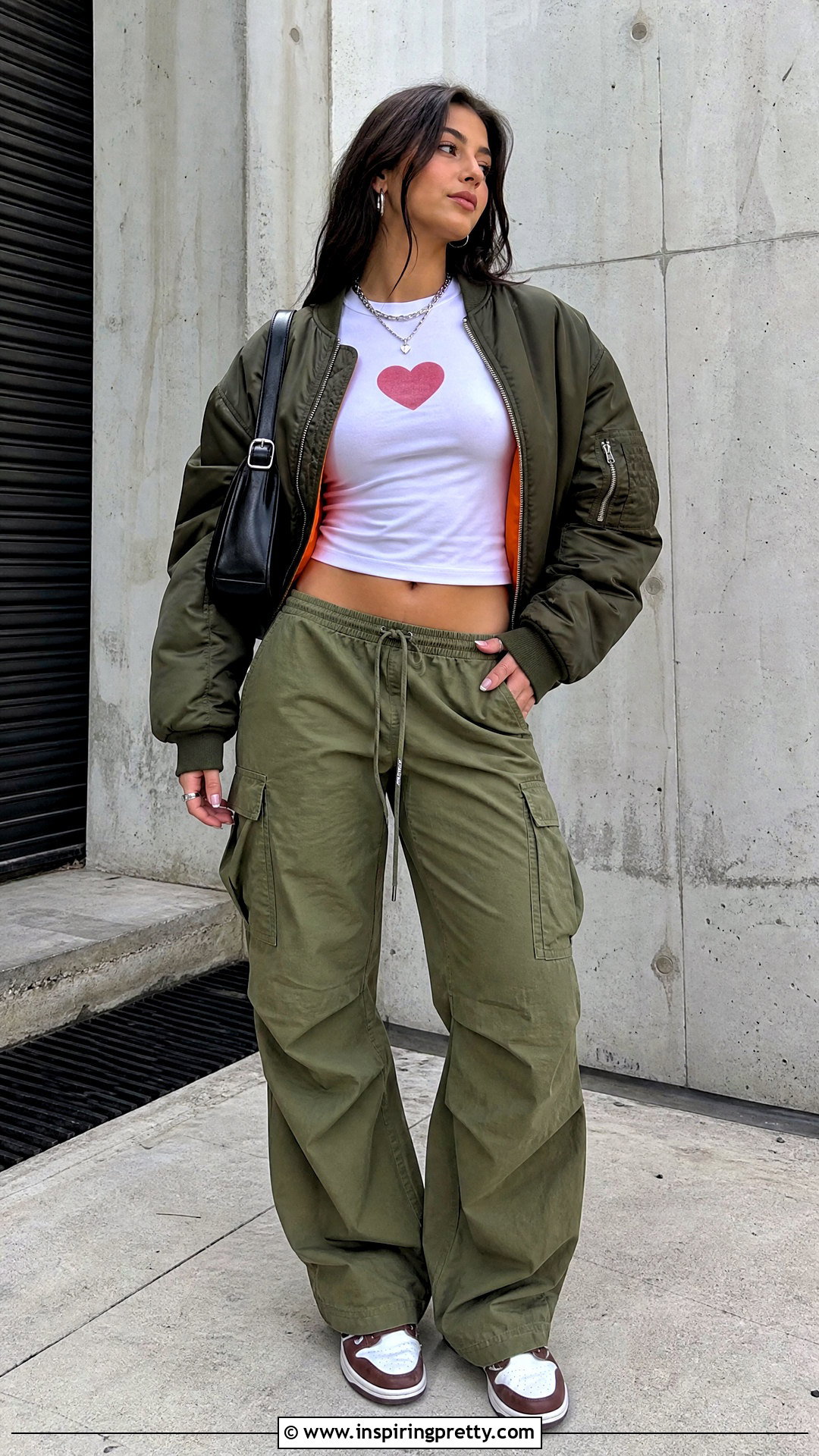 Heart Baby Tee With Cargo Pants - 50 heart top outfit ideas