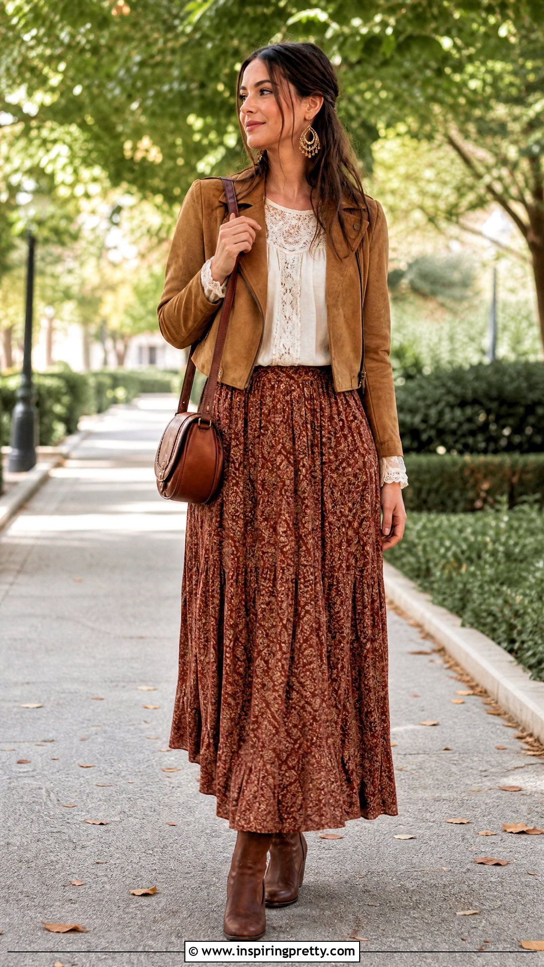 Lace Peasant Top With Suede Jacket And Maxi Skirt - 25 lace peasant top outfit ideas