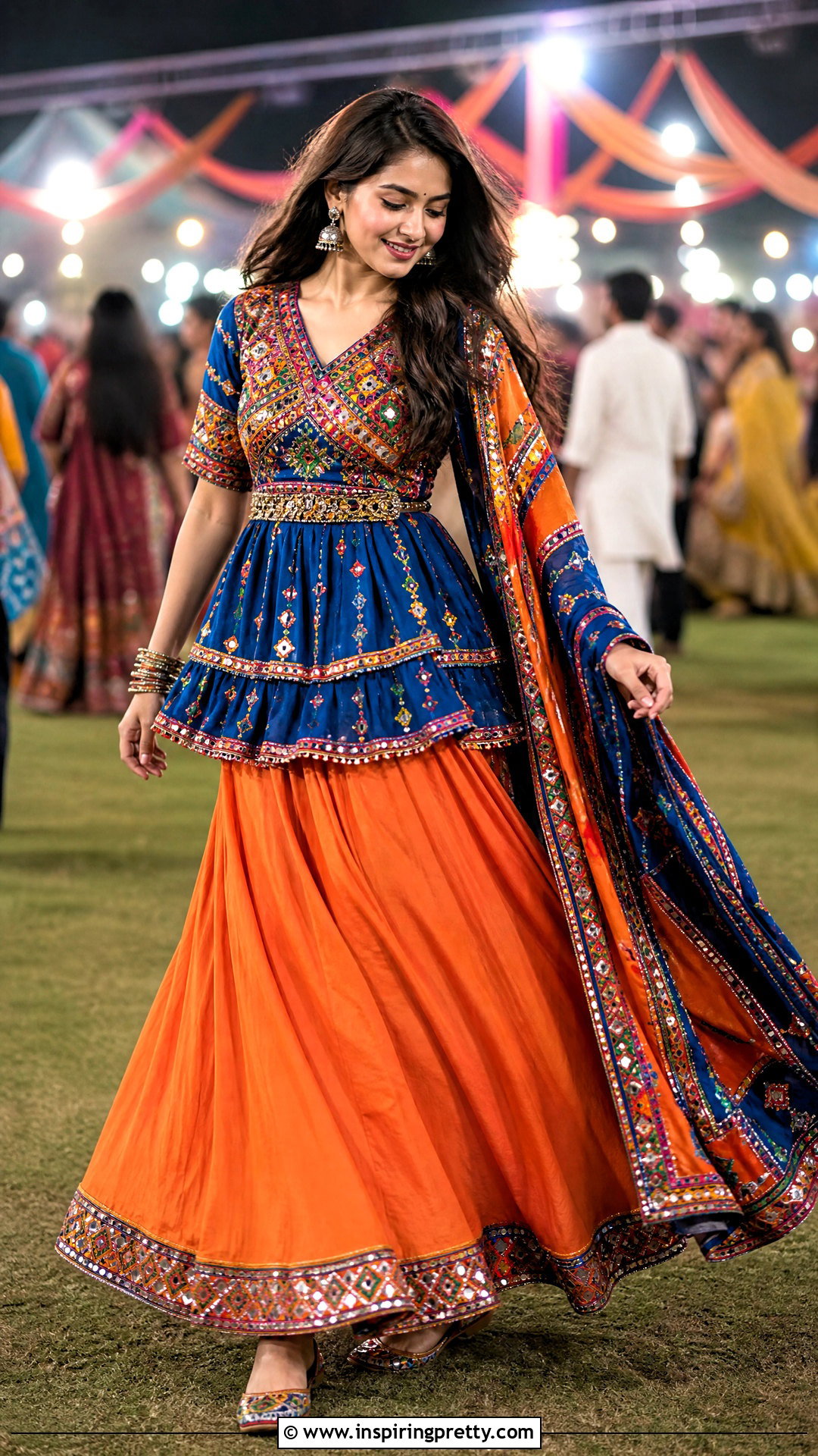 Layered Kediyu With Plain Lehenga - 50 Kediyu Top For Navratri outfit ideas