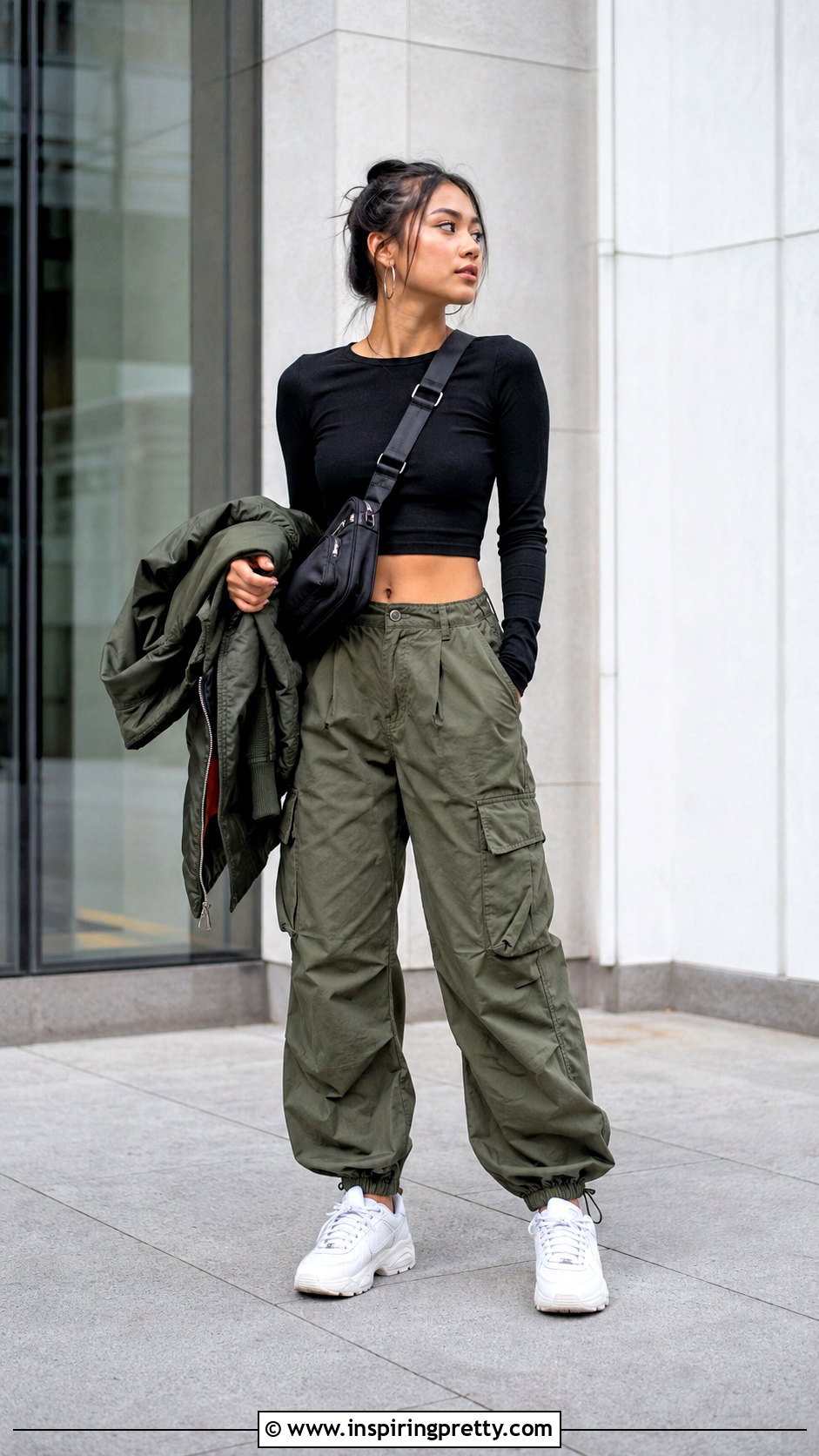 Long Sleeve Crop Top With Cargo Pants - 20 little crop tops outfit ideas