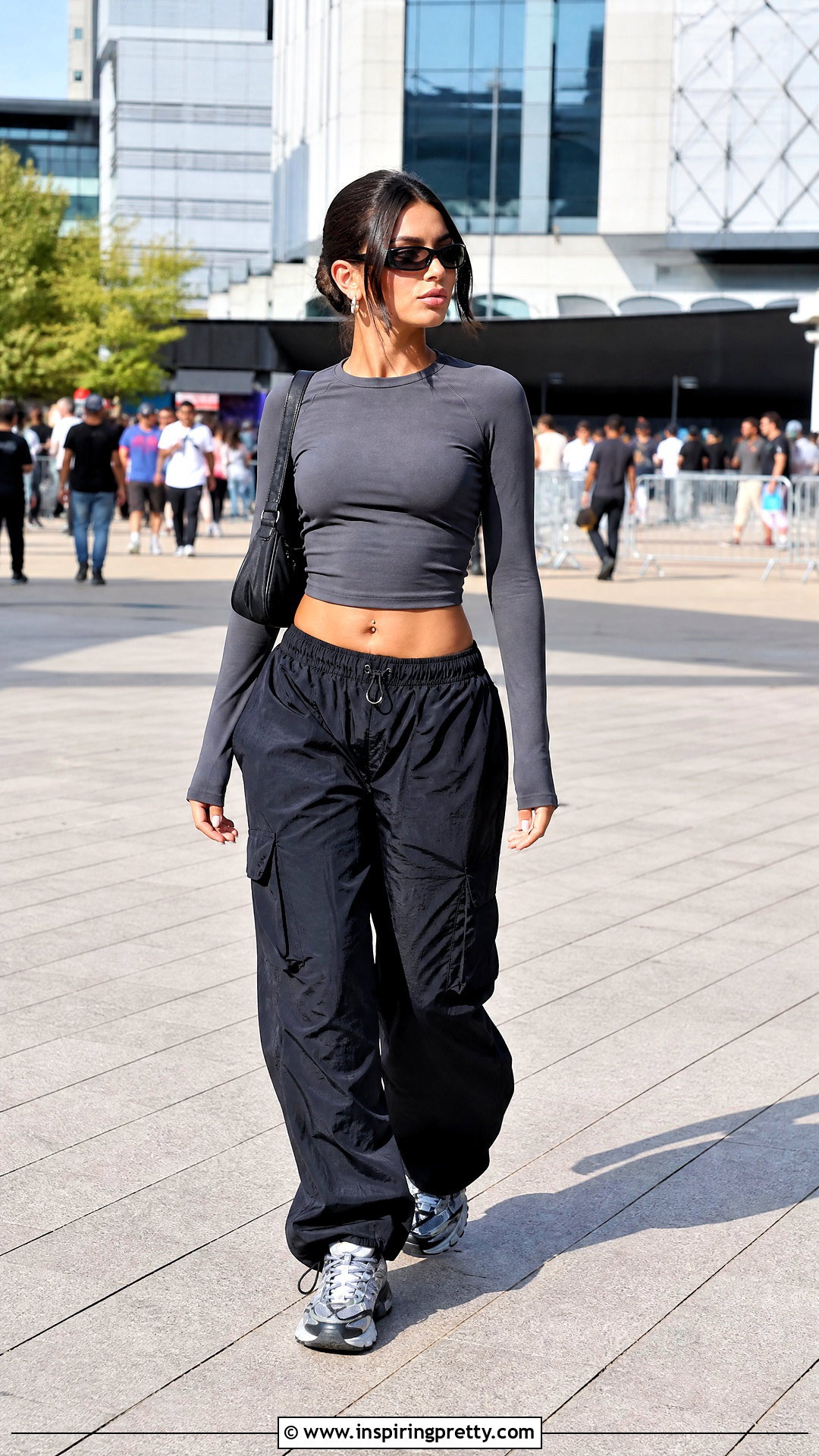 Long Sleeve Crop Top With Parachute Pants - 50 cool tops outfit ideas