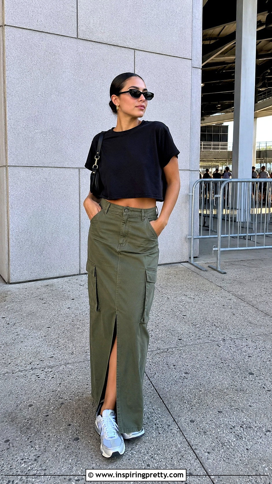 Loose Crop Top With Cargo Maxi Skirt - 50 loose crop top outfit ideas