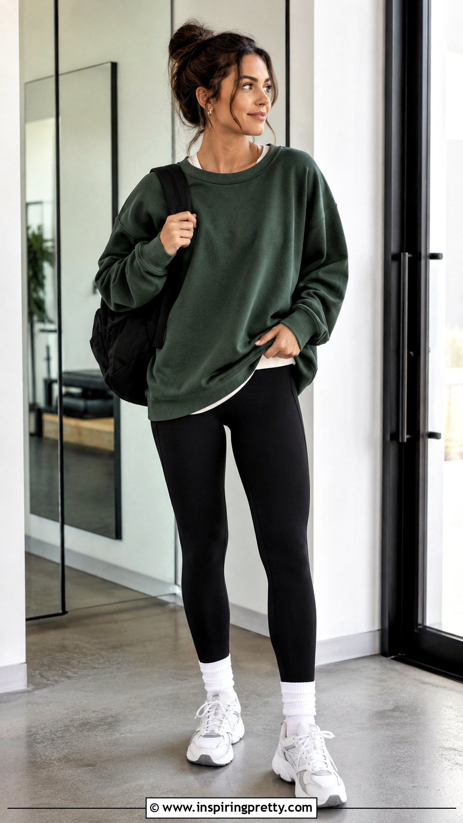 Loose Gym Sweatshirt With Leggings - 25 Loose Gym Tops outfit ideas