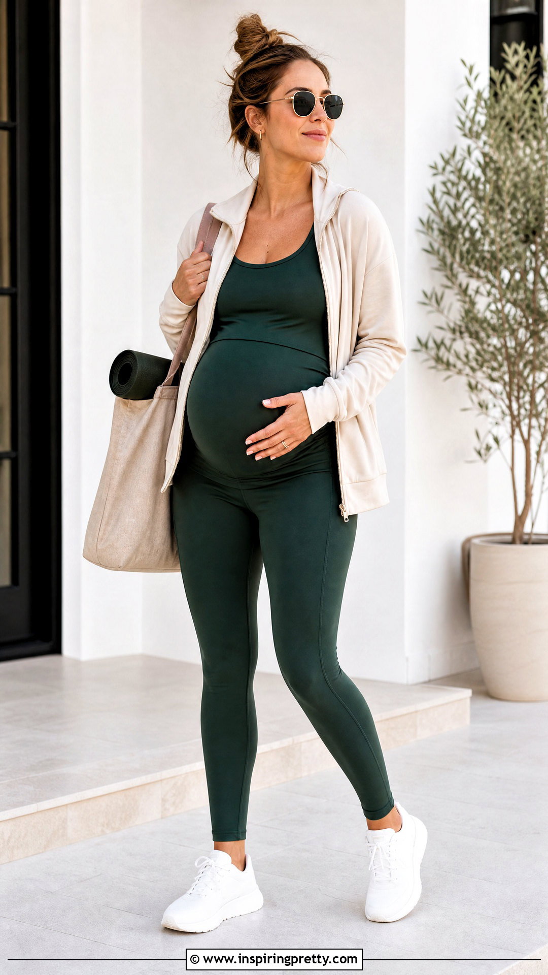 Matching Maternity Workout Top And Leggings - 20 Maternity Workout Tops outfit ideas