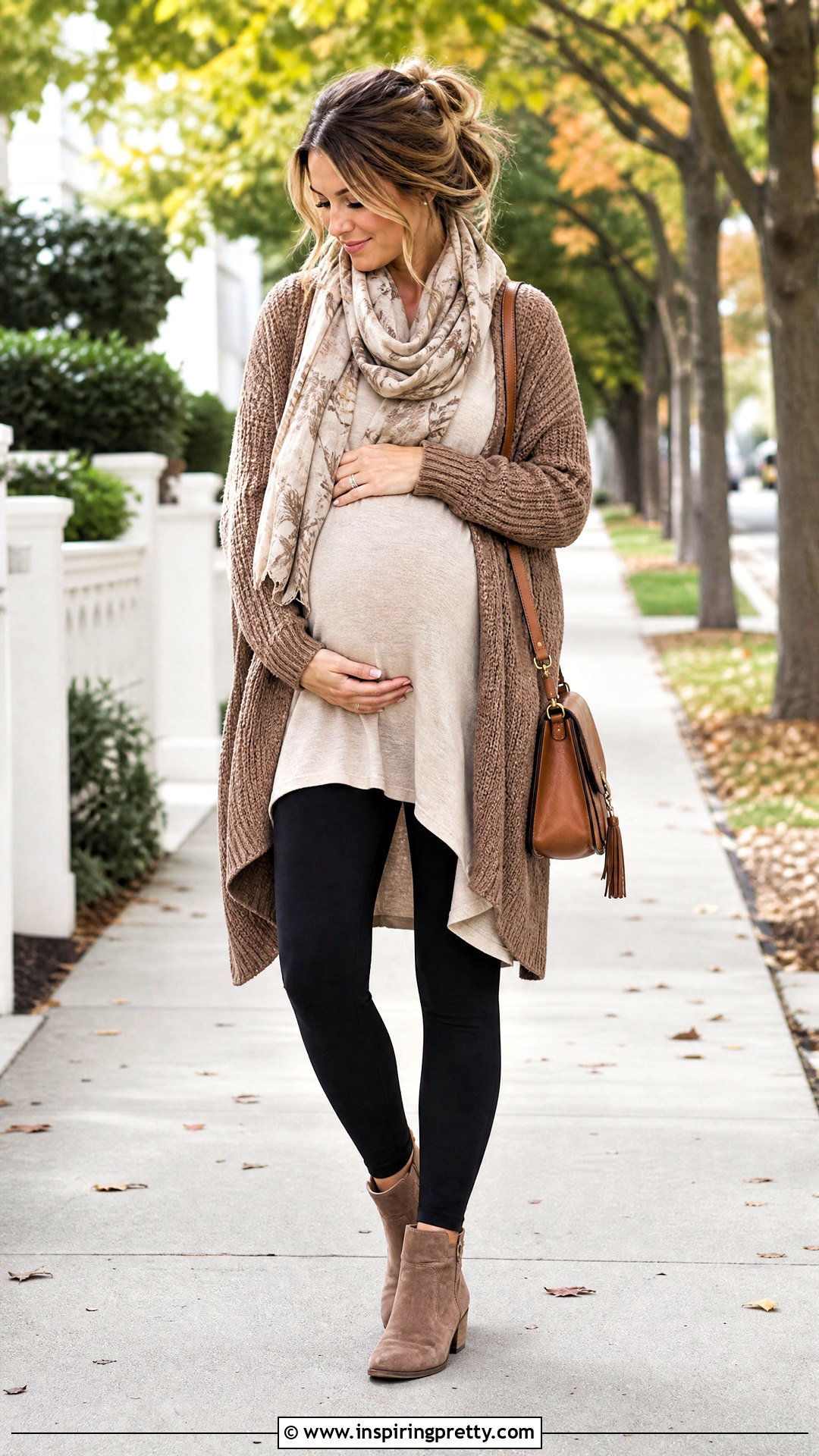 Maternity Tunic Top With Leggings And Ankle Boots - 20 stylish maternity tops outfit ideas