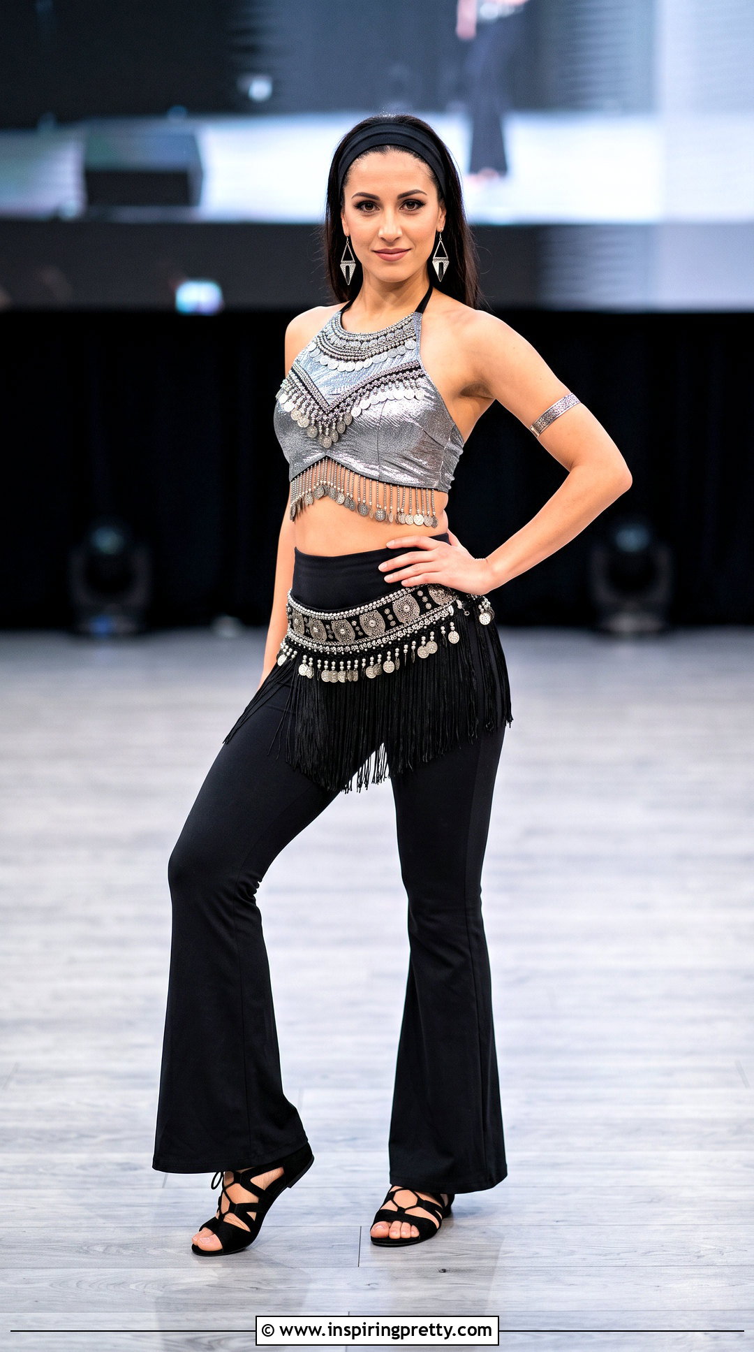 Metallic Belly Dancing Top With Black Pants - 25 belly dancing tops outfit ideas