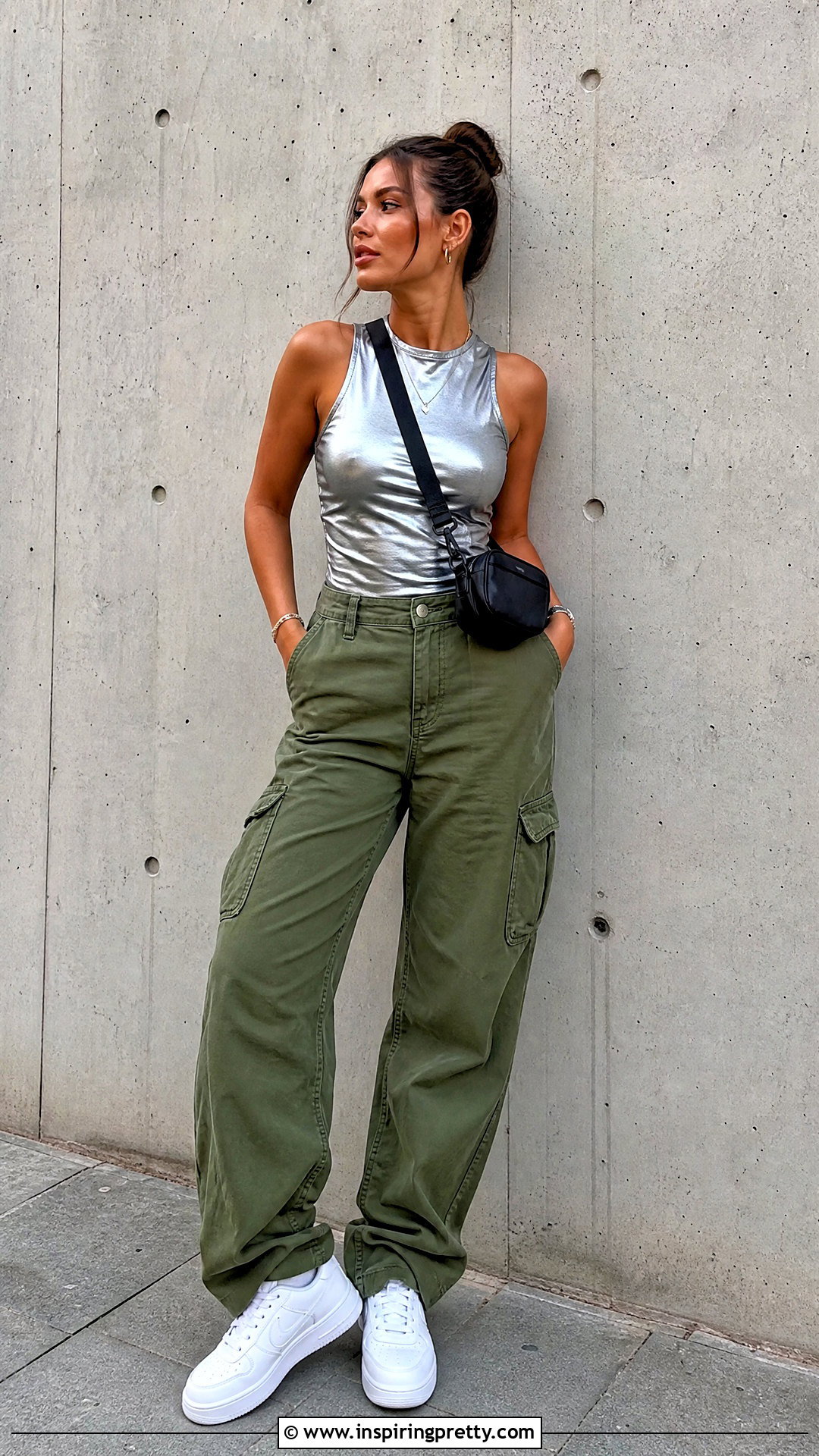 Metallic Top With Cargo Pants - How To Style Metallic Tops (20 Ways)