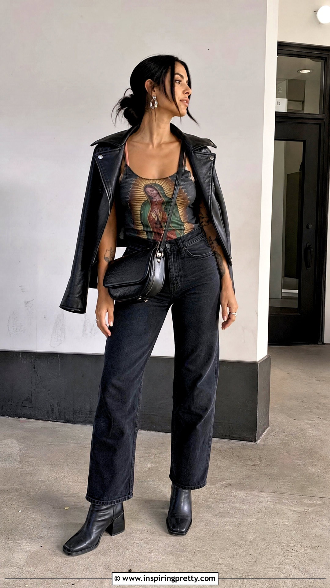 Mexican Tank Top With a Leather Jacket - 25 mexican tank top outfit ideas