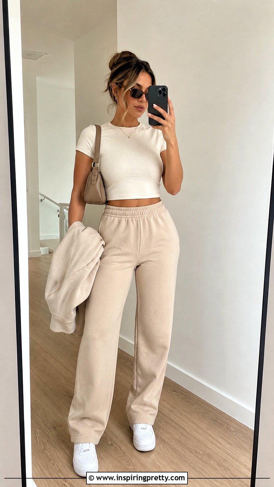 Offline Crop Top With Sweatpants - 20 offline tops outfit ideas