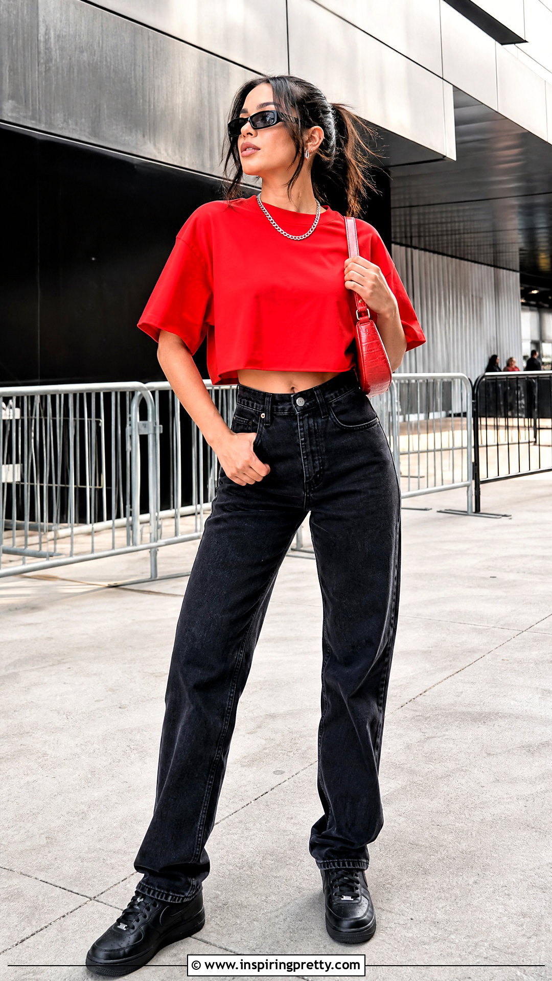 Oversized Crop Top With Black Jeans - 50 oversized crop top outfit ideas