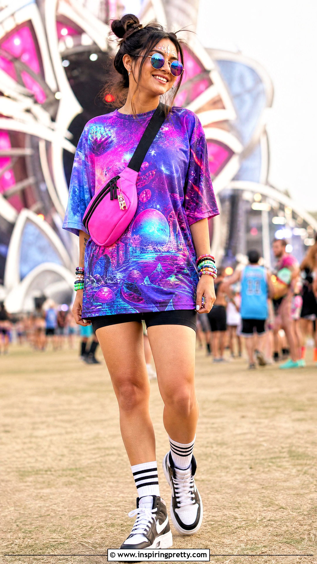 Oversized T Shirt EDC Outfit - 25 edc tops outfit ideas