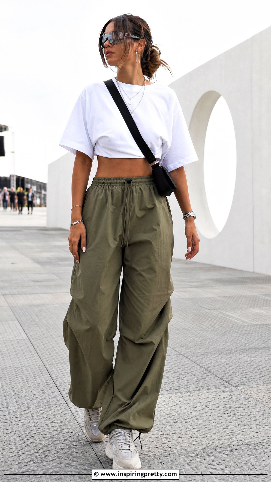 Oversized White Crop Top With Parachute Pants Outfit - 25 oversized white crop top outfit ideas