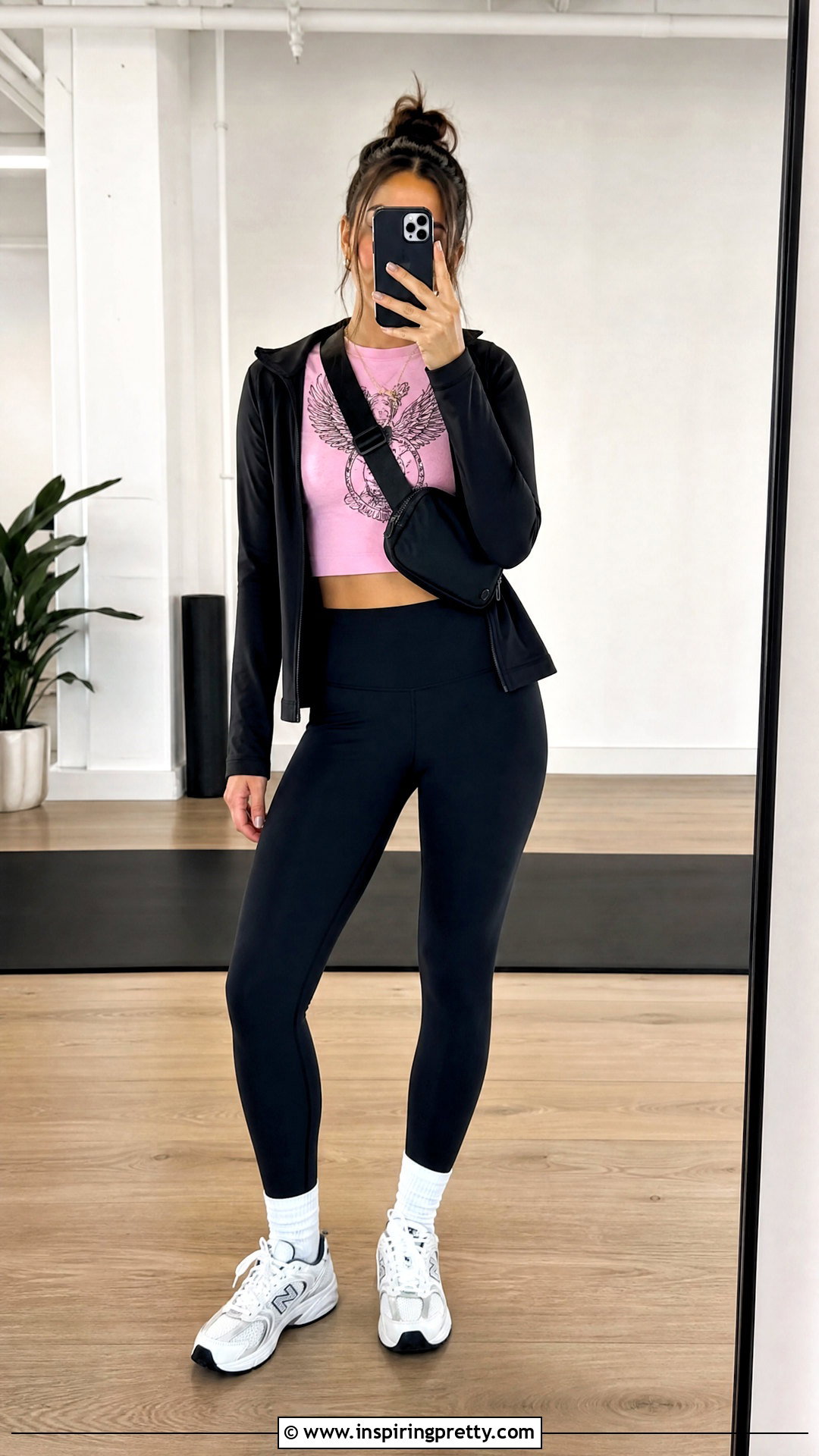 Pink Graphic Crop Top With Black Leggings - 25 pink graphic crop top outfit ideas