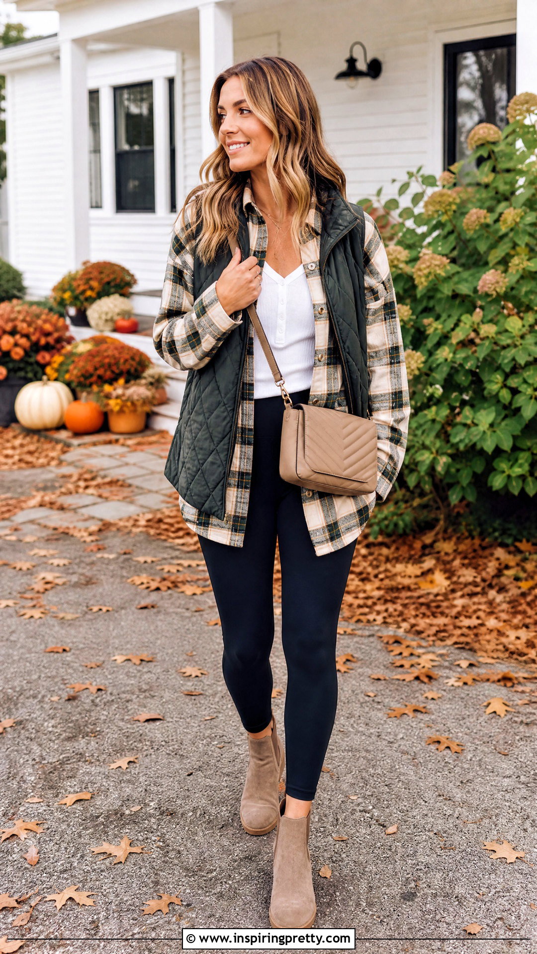 Plaid Flannel Top With Leggings - 50 stylish tops fashion ideas