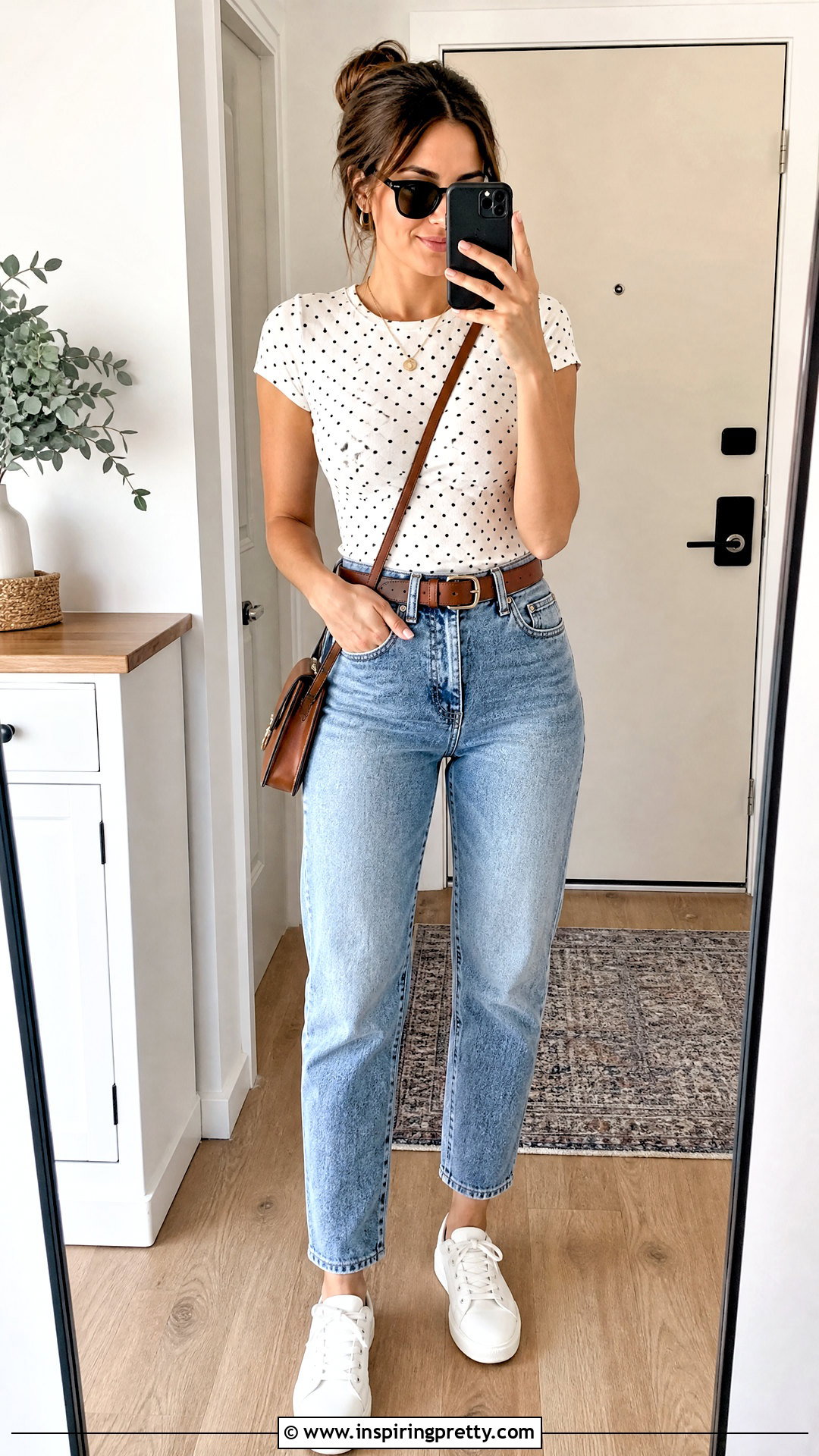 Polka Dot Top With Mom Jeans - 50 polka dot top outfit ideas