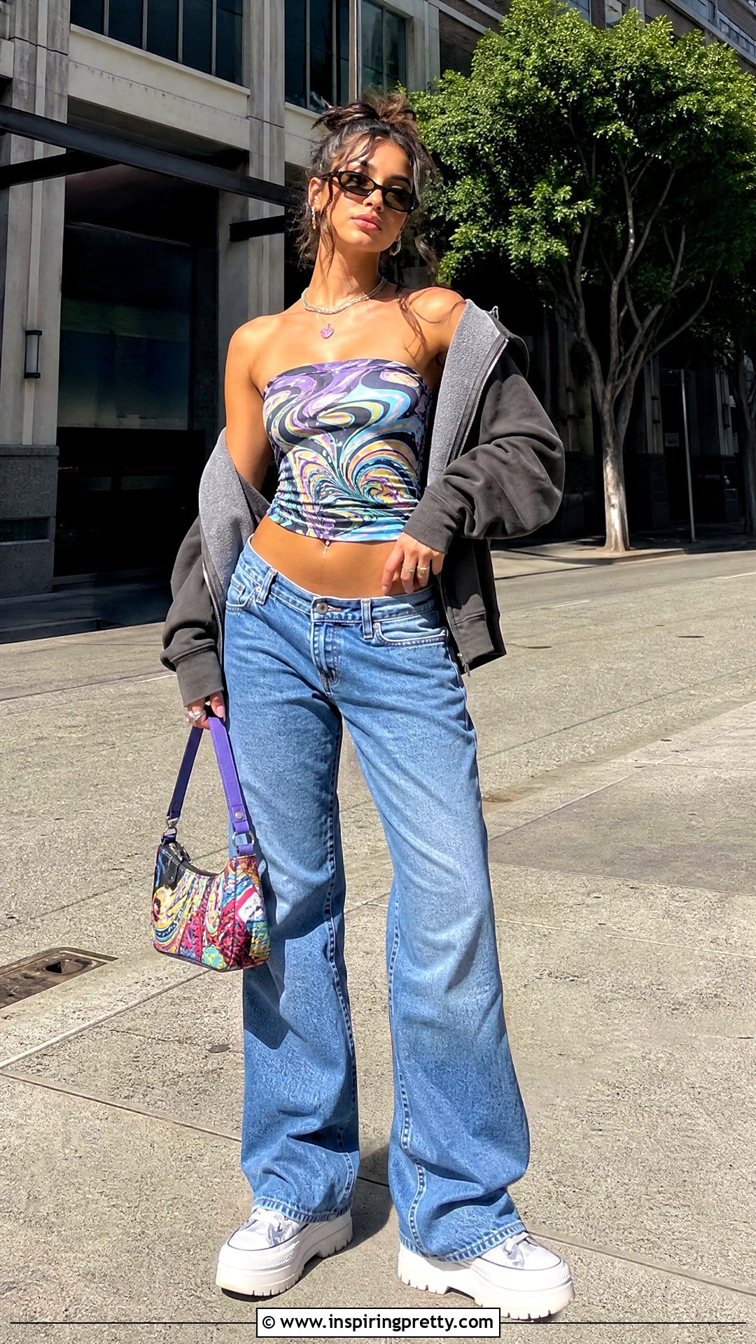 Printed Tube Top With Low Rise Jeans - 50 cute tube tops outfit ideas