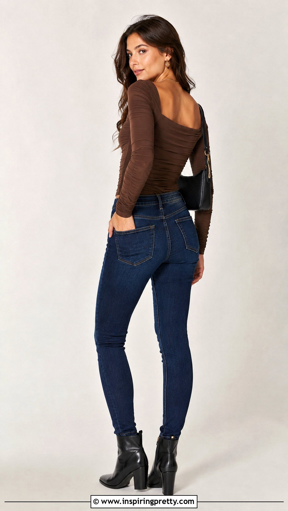 Ruched Top And Skinny Jeans Back Pocket Pose - 50 jeans top photoshoot poses