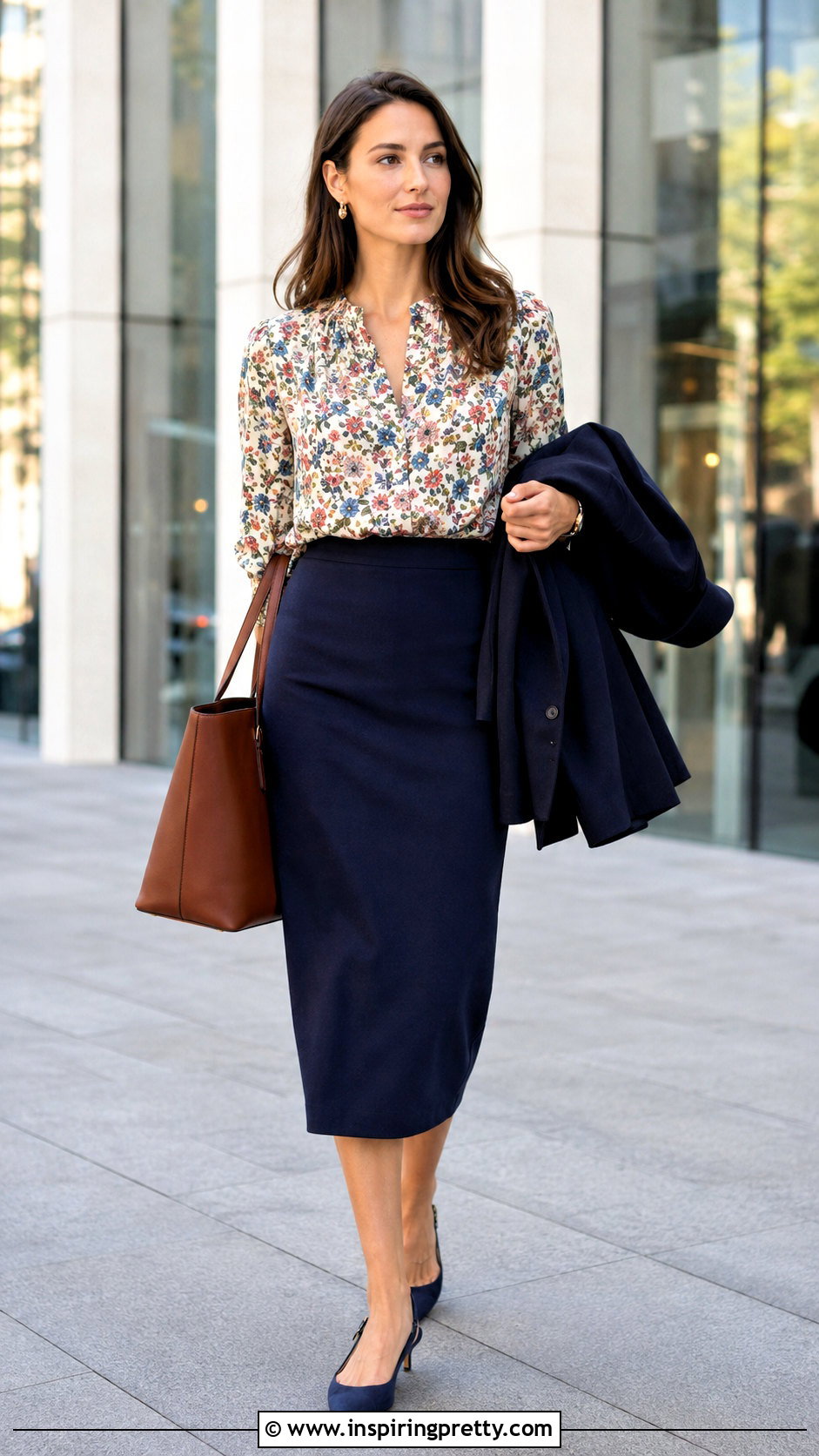 Sezane Floral Top With Pencil Skirt - 25 sezane floral top outfit ideas