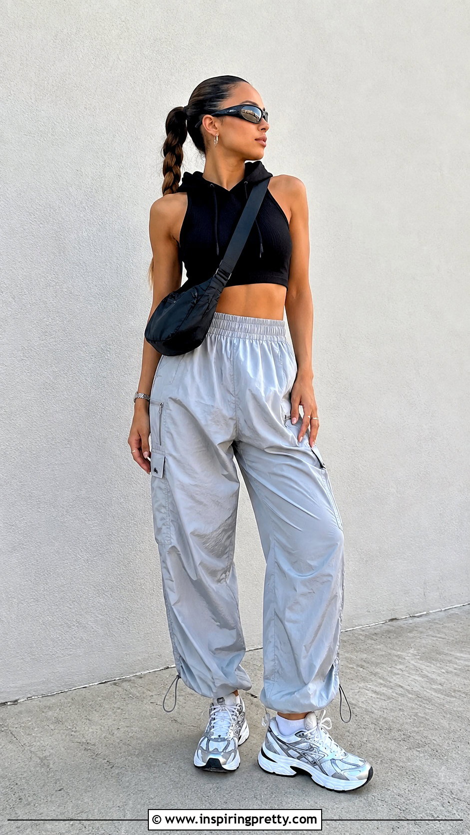 Sleeveless Hooded Crop Top With Parachute Pants - 25 sleeveless hooded crop top outfit ideas